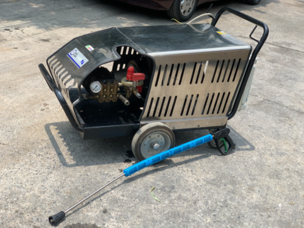 *** ของใหม่เก่าเก็บ*** เครื่องฉีดน้ำแรงดันสูง AR Annovi Reverberi ขนาด 20HP. 380V made in Italy สร้างแรงดันได้ถึง 350บาร์ แบบรถเข็น