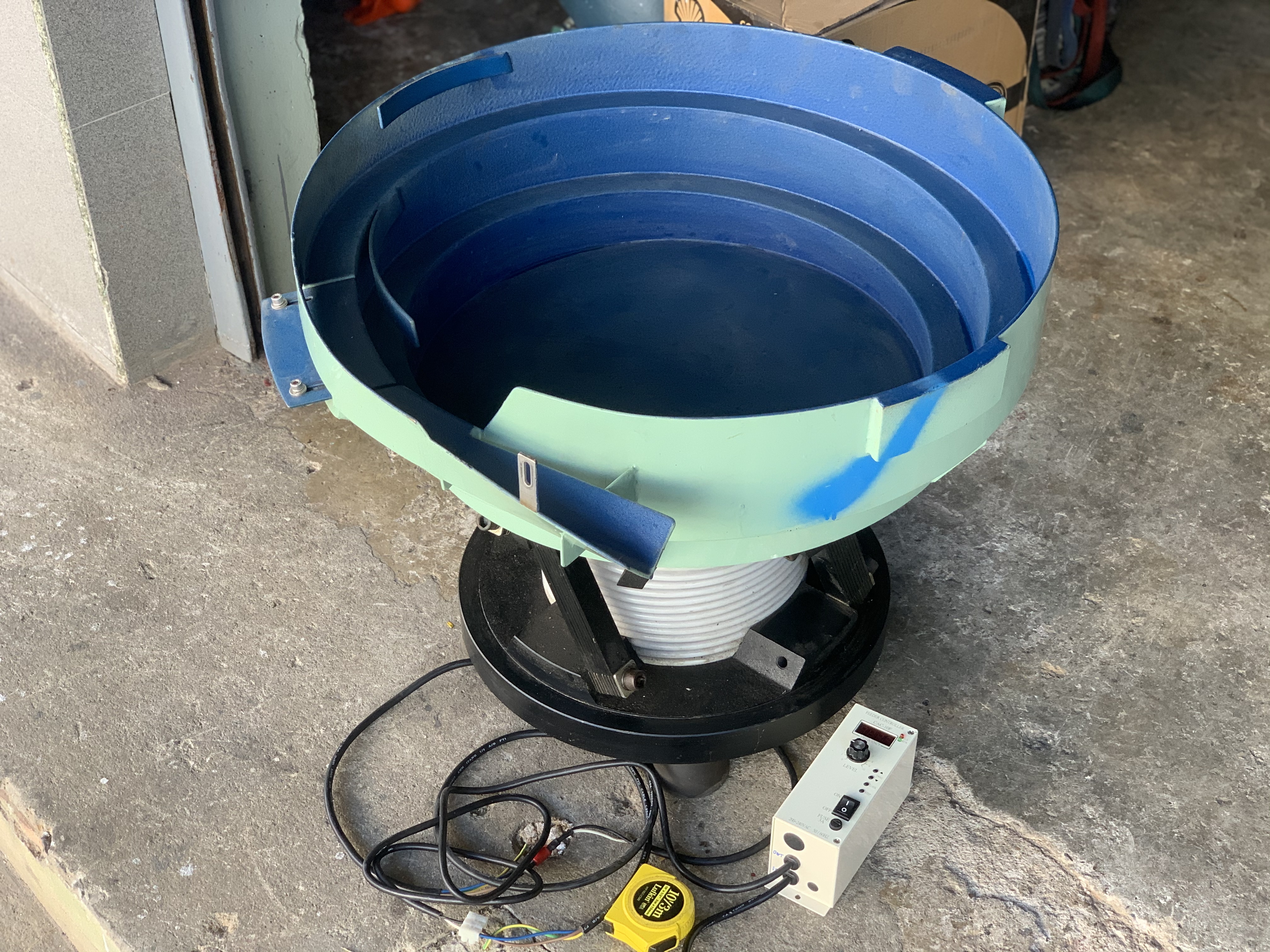 ขายถังสั่นลำเลียง Vibratory Bowl feeder ขนาด 60Cm. 220V ไฟบ้าน พร้อมชุดปรับความแรง สภาพสวยใหม่มาก พร้อมใช้งาน ขายถังสั่นลำเลียง Vibratory Bowl feeder ขนาด 60Cm. 220V ไฟบ้าน พร้อมชุดปรับความแรง สภาพสวยใหม่มาก พร้อมใช้งาน