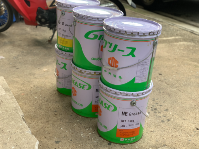 ขายจารบีเกรดคุณภาพสูง Chuoyuka made in Japan รุ่น ME เนื้อเหลืองเหนียว ใช้ในงานอุตสาหกรรมประกอบรถยนต์