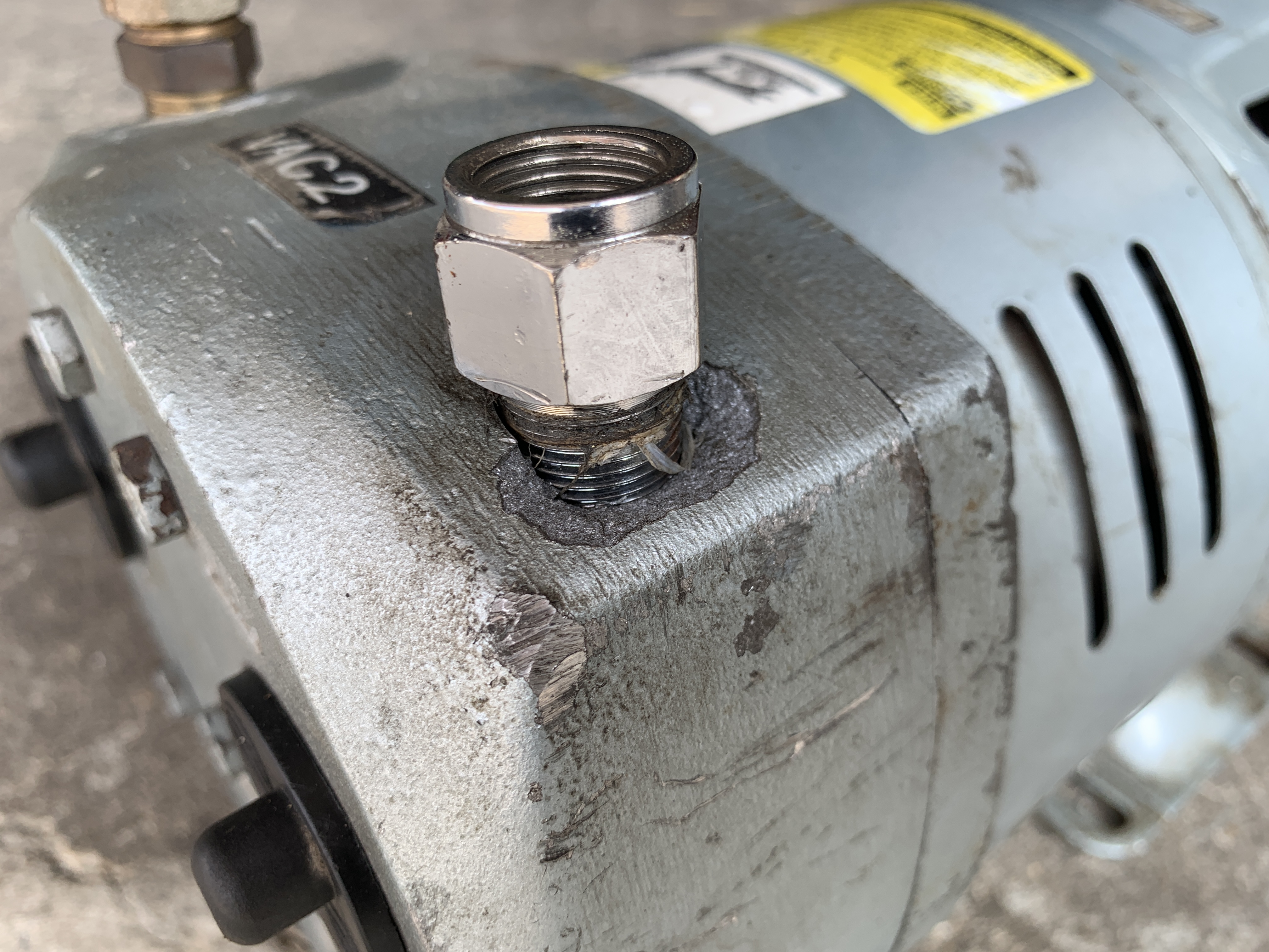 ขายปั๊มแววคั่มสุญญากาศ แบบแห้ง Emerson Electric Oil-less rotary vane Vacuum pump 3/4HP. 220V ไฟบ้าน made in USA สภาพสวยใหม่ ดูดแรง พร้อมใช้งาน