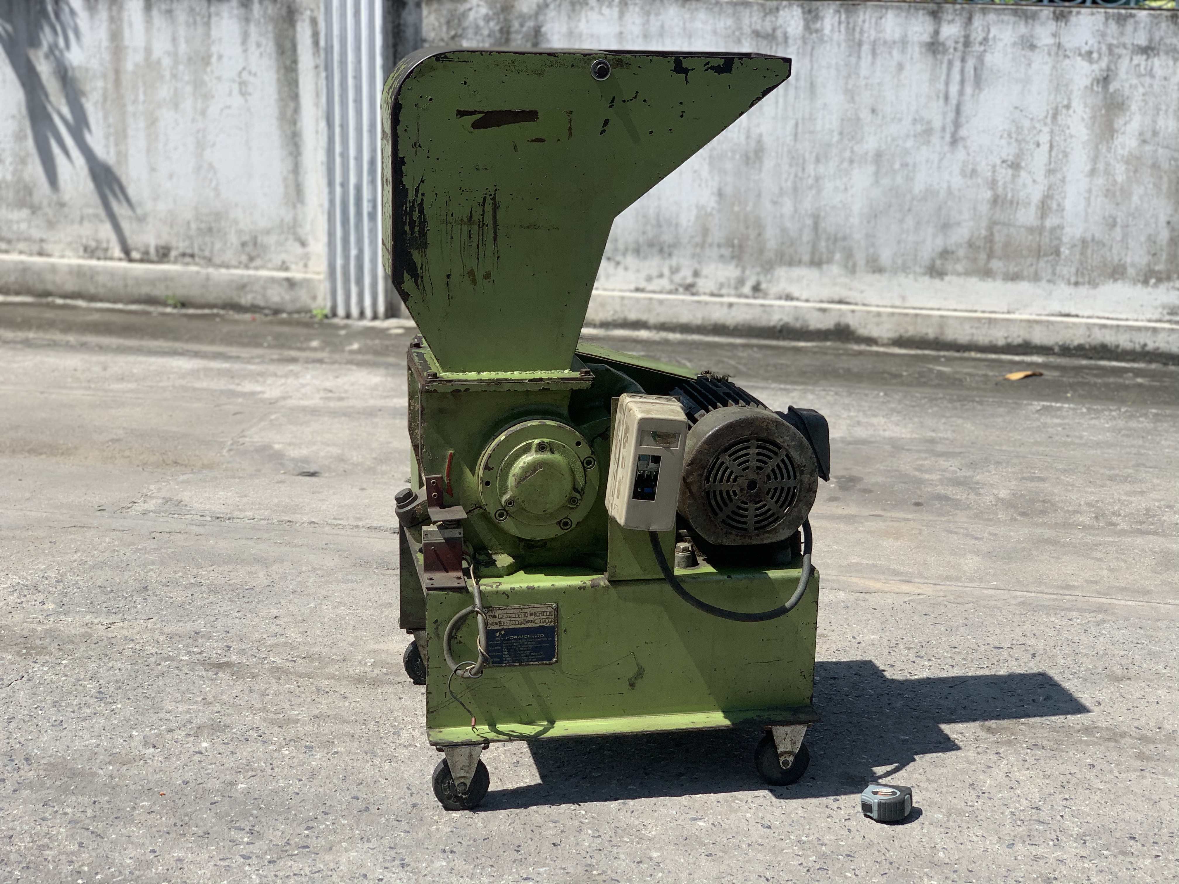 ขายเครื่องบด-โม่ อเนกประสงค์ Horai ขนาด 1HP. 220/380V 6Pole 940rpm. Made in Japan สภาพสวย จอดเก่า อุ ขายเครื่องบด-โม่ อเนกประสงค์ Horai ขนาด 1HP. 220/380V 6Pole 940rpm. Made in Japan สภาพสวย จอดเก่า อุ