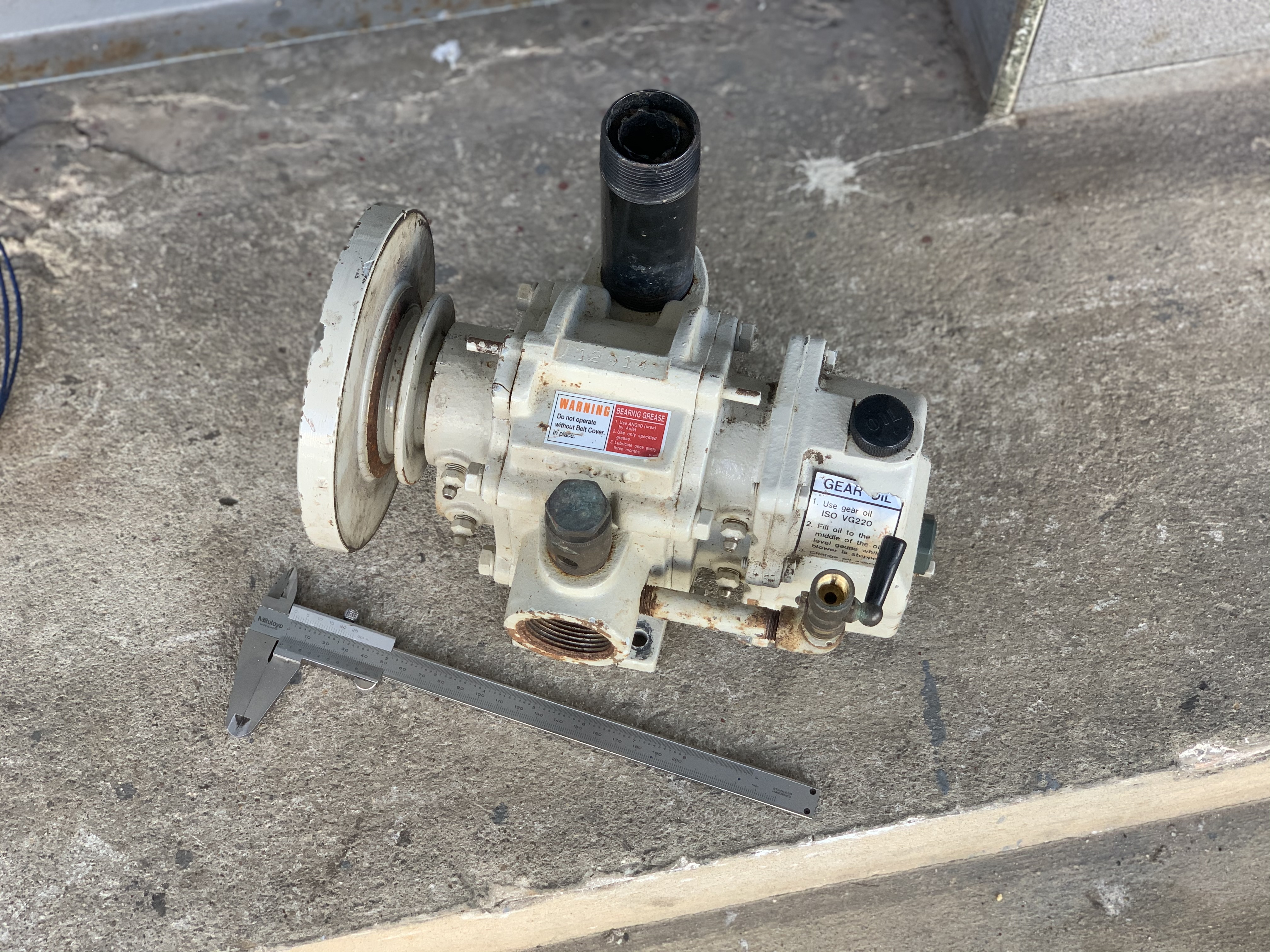 ขายรูทโบลเวอร์ดูด-อัดอากาศ Anlet blower เก่าญี่ปุ่น ขนาดท่อ 1.5นิ้ว สภาพสวยใหม่มาก หมุนนิ่ม  ดูดแรง ให้ลมดี พร้อมใช้งาน   ราคา 4,800บาท