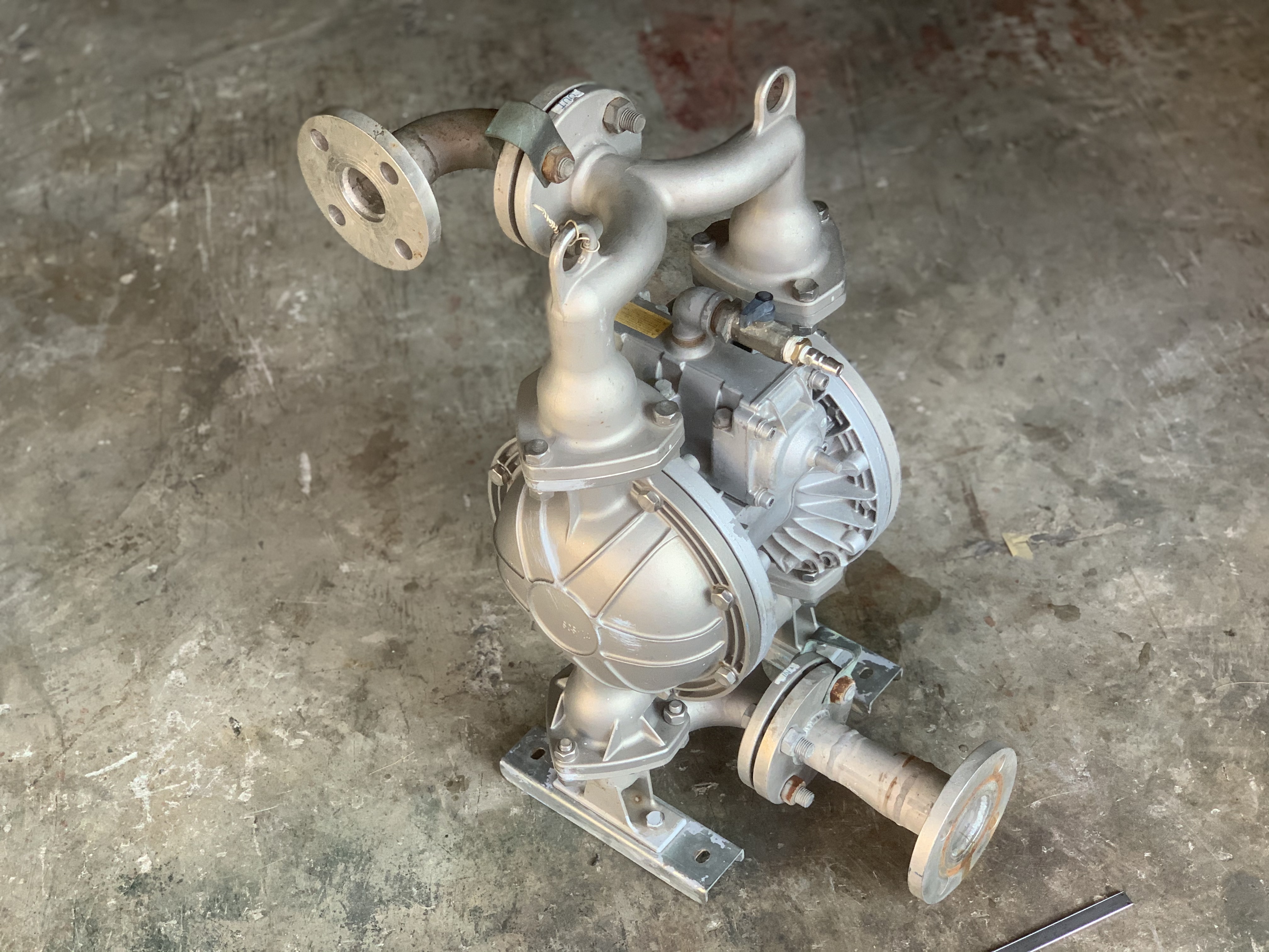 ขายปั๊มไดอะแฟรม Yamada pump ขนาด 1.5นิ้ว made in japan โครงสร้างสแตนเลสทั้งตัว สภาพสวยใหม่มาก ตัวใหญ