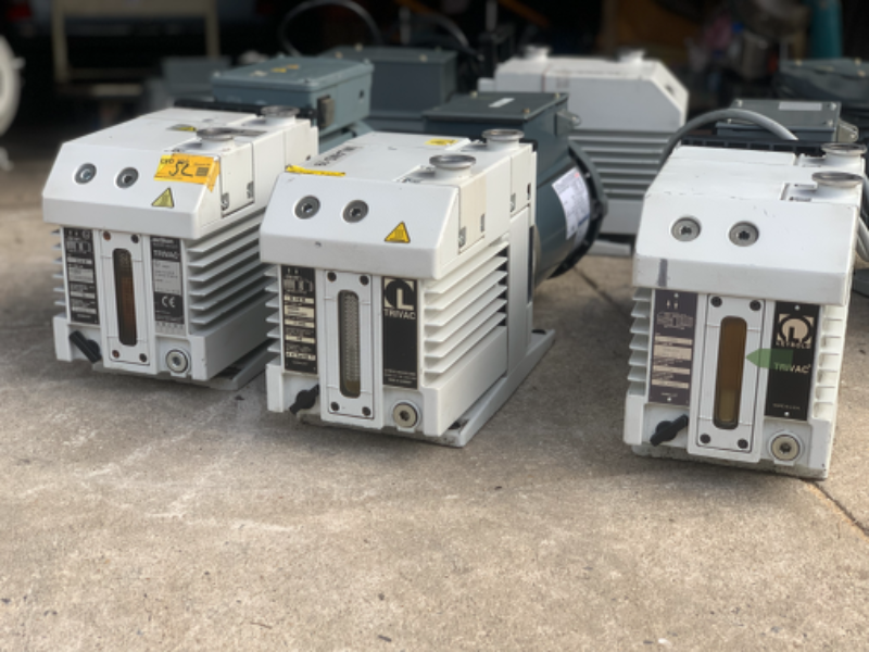 ขายปั๊มแวคคั่มสุญญากาศ Trivac 3/4HP. 220V ไฟบ้าน(หายากครับ) made in USA. สภาพสวย หมุนนิ่ม ดูดแรง พร้อมใช้งาน