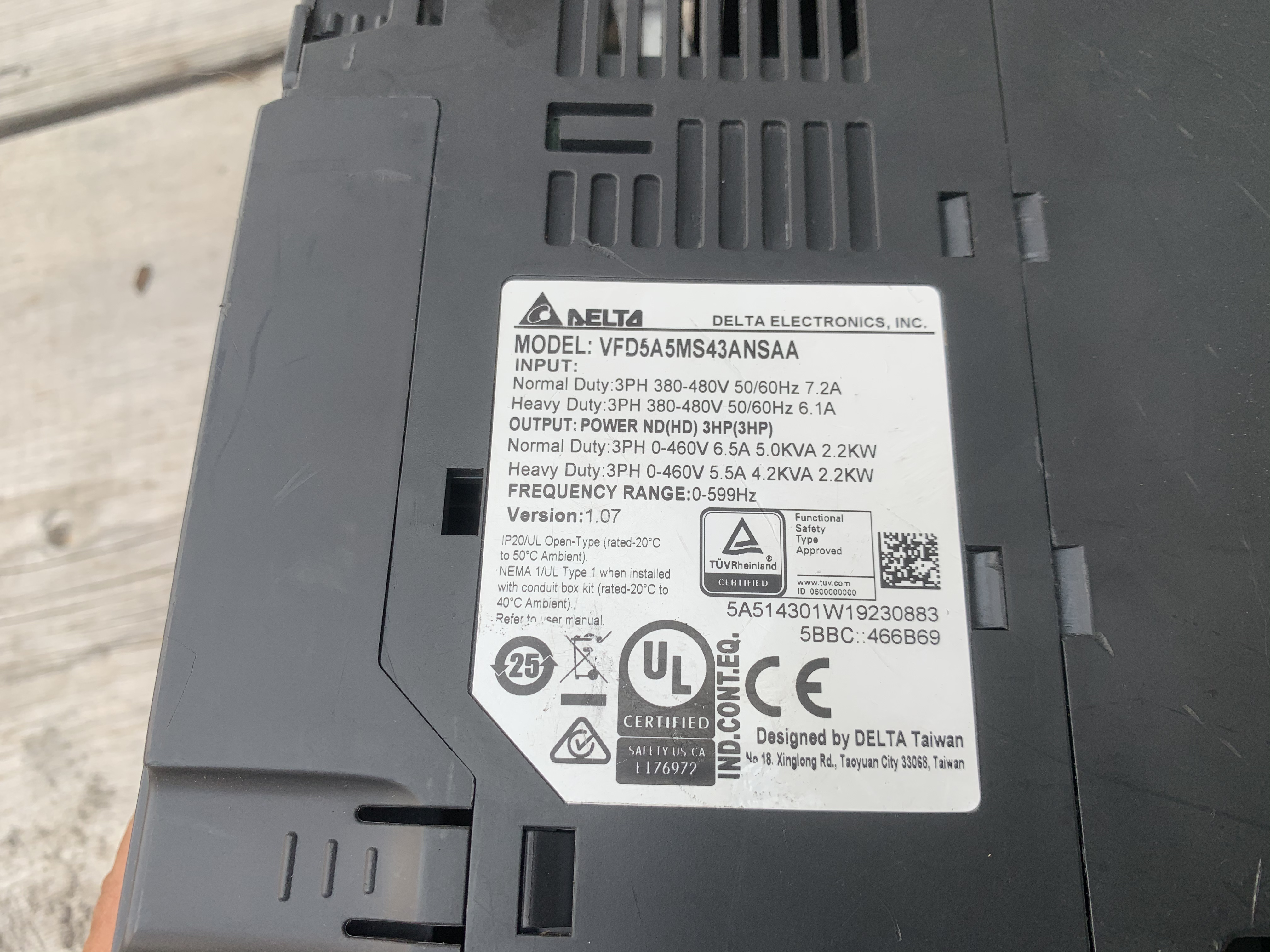 ขายอินเวอร์เตอร์ปรับรอบมอเตอร์ Inverter Delta 3HP. 380V สภาพสวยใหม่มาก ของตัดตู้ พร้อมงาน มี 2ตัวครับ ราคาตัวละ 3,800 บาท ขายอินเวอร์เตอร์ปรับรอบมอเตอร์ Inverter Delta 3HP. 380V สภาพสวยใหม่มาก ของตัดตู้ พร้อมงาน มี 2ตัวครับ ราคาตัวละ 3,800 บาท