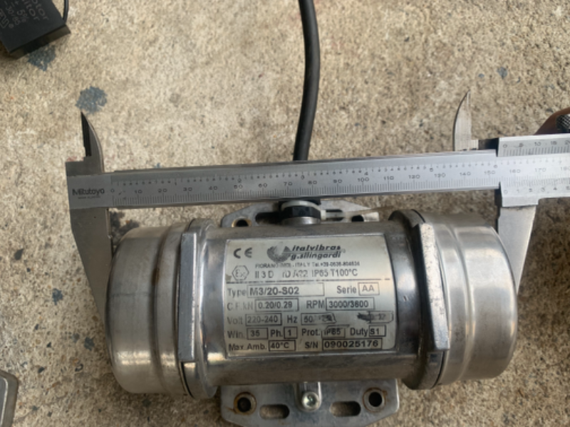 ขายมอเตอร์สั่น-เขย่า Italvibras Vibration 220V ไฟบ้าน ขนาดเล็ก โครงสร้างเป็นสแตนเลสทั้งตัว made in Italy สภาพสวยใหม่มาก พร้อมใช้งาน