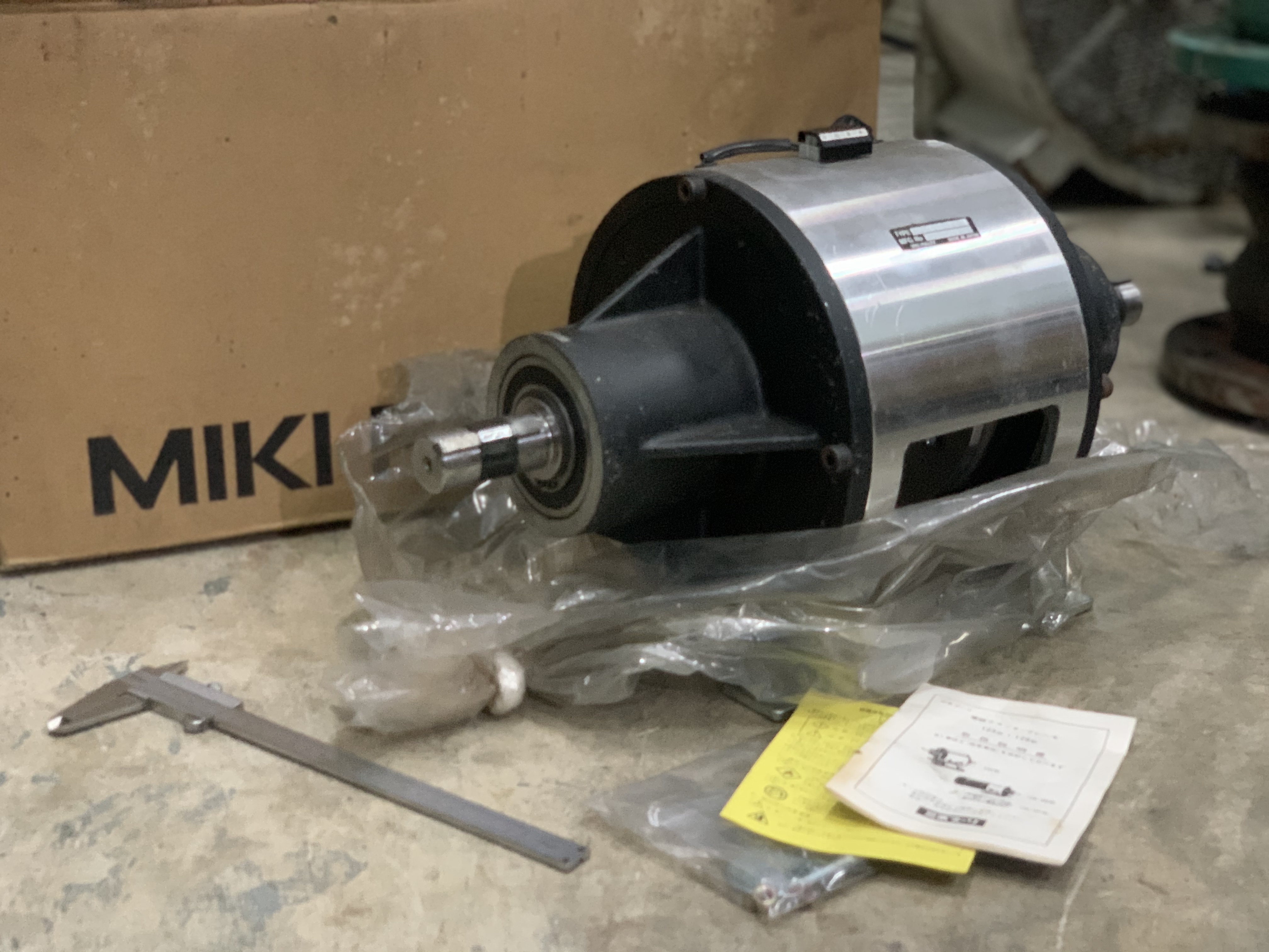 ขายชุดหัวคลัช Miki pulley 24Vdc ของใหม่ในกล่อง เป็นระบบคลัชคู่ ใช้ในงานเบรค งานคลัชต่างๆ ดัดแปลงกับงานได้หลายรูปแบบ
