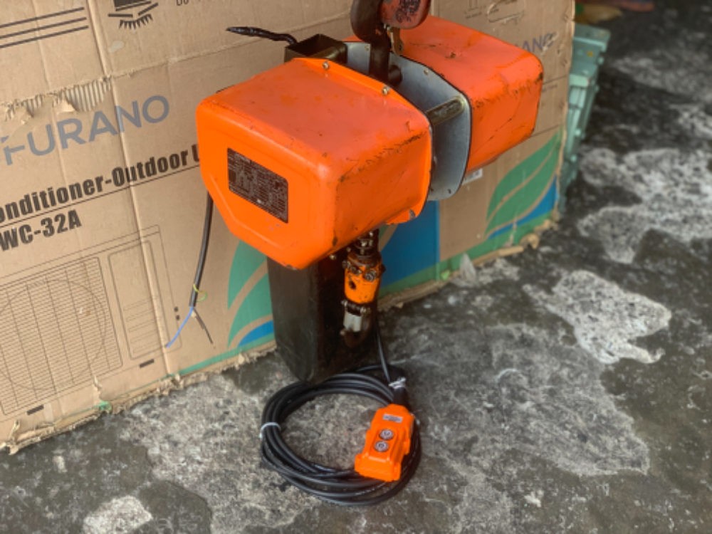 ขายรอกโซ่ไฟฟ้า Hitachi 1ton. 380V made in Japan สภาพสวยใหม่มาก แทบไม่ได้ใช้งานครับ อุปกรณ์ครบ พร้อมใช้งาน