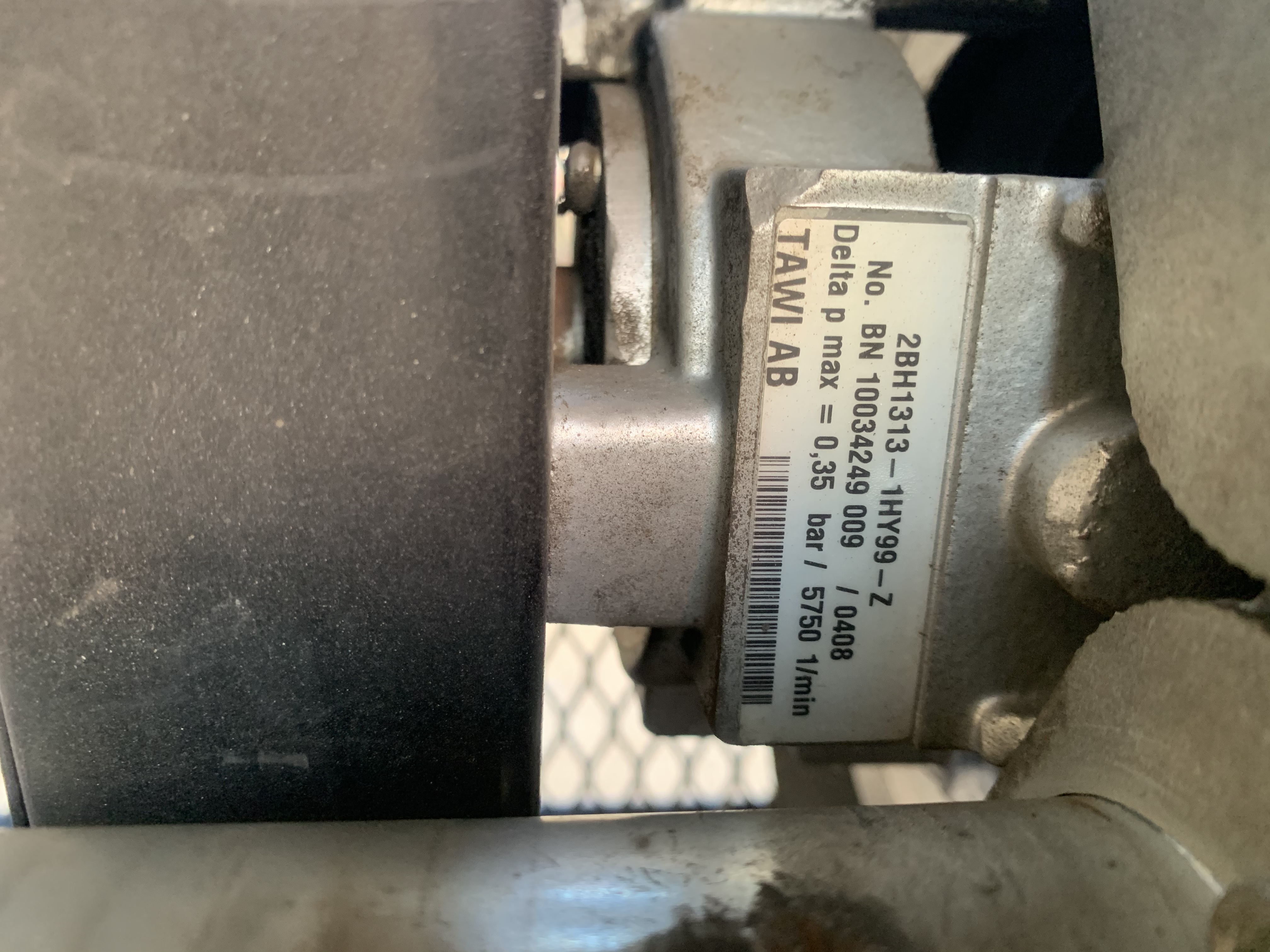 ขายริงโบลเวอร์ดูด-เป่าอากาศ Tawi SA350/2 ขนาด 4HP. 380V made in Sweden ขนาดท่อ 2นิ้ว ความเร็บรอบที่ 5750รอบต่อนาที รอบจัดมากครับ สภาพสวยใหม่มาก ขายริงโบลเวอร์ดูด-เป่าอากาศ Tawi SA350/2 ขนาด 4HP. 380V made in Sweden ขนาดท่อ 2นิ้ว ความเร็บรอบที่ 5750รอบต่อนาที รอบจัดมากครับ สภาพสวยใหม่มาก