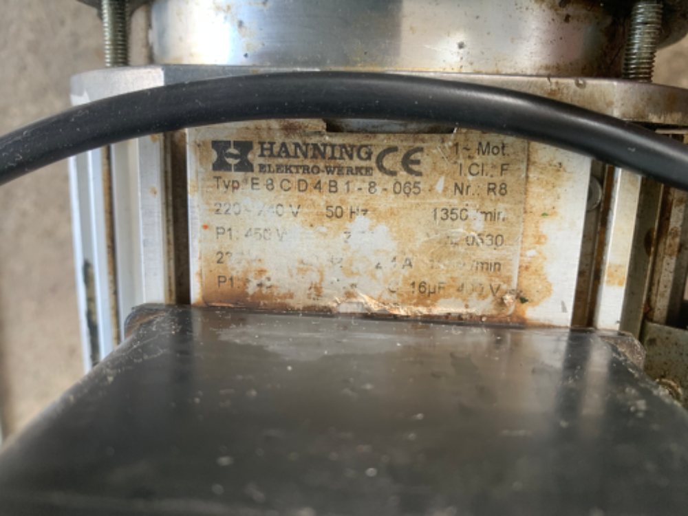 ขายปั๊มแวคคั่มสุญญากาศ Trivac 450W 220V ไฟบ้าน(หายาก) made in Germany สภาพสวย หมุนนิ่ม ดูดแรง พร้อมใช้งาน มี 2ตัวครับ