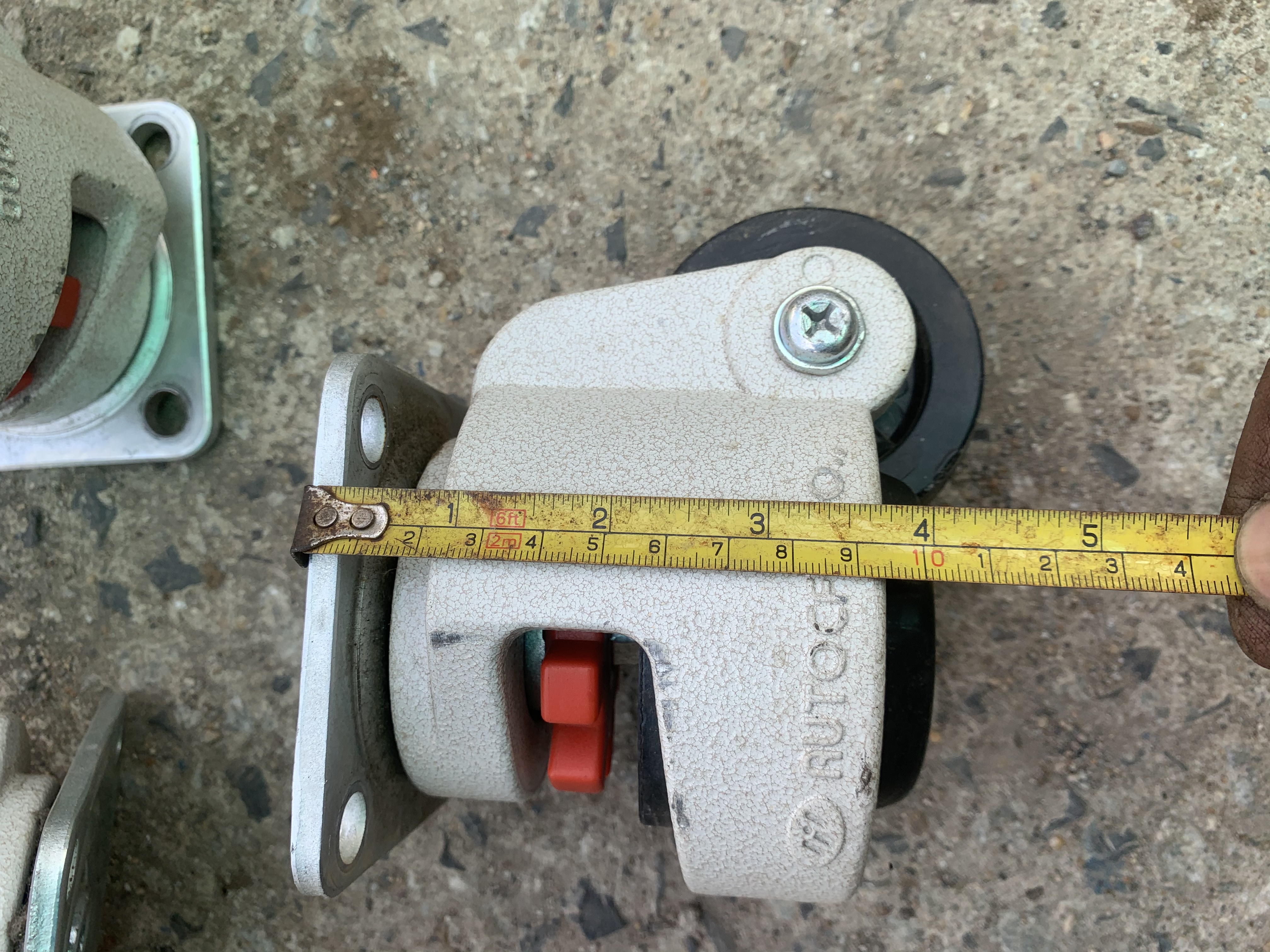 ขายล้อเลื่อนอุตสาหกรรม Carrymaster AC-1000 made in Korea หมุนปรับทิศทางได้ และมีระบบเบรคในตัว รองรับงานหนักๆได้ดี **ขายเป็นชุดนะครับ 1ชุดมี 4ล้อ**