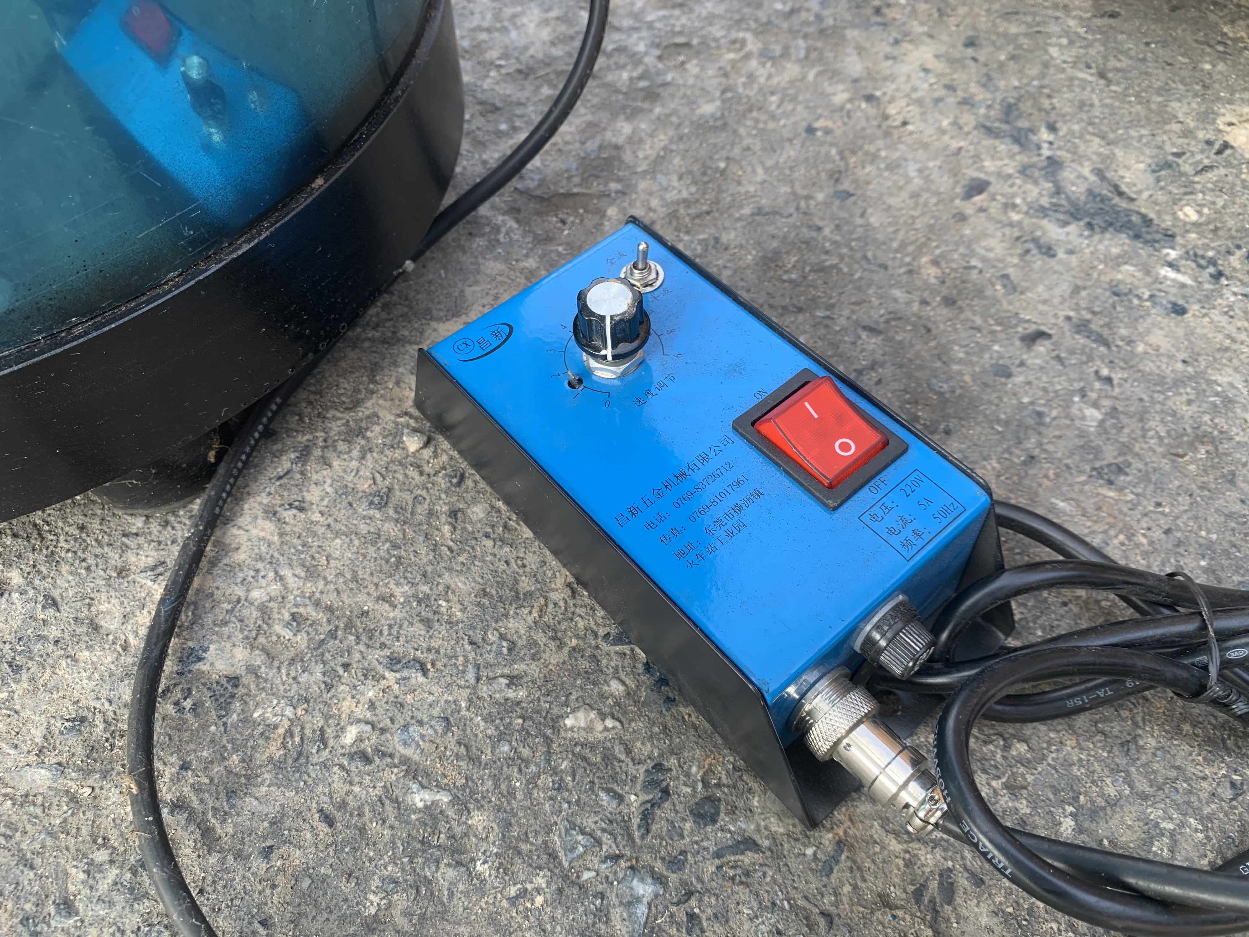 ขายถังสั่นลำเลียง Vibratory Bowl feeder ขนาด 60Cm. 220V ไฟบ้าน พร้อมชุดปรับความแรง สภาพสวยใหม่มาก พร้อมใช้งาน