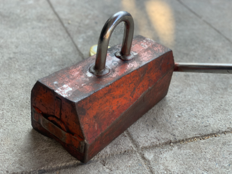 ขายแม่เหล็กยกชิ้นงาน ตัวใหญ่มาก ไม่ทราบพิกัดยก ดูจากขนาดตัวน่าจะได้ 2ตันขึ้นไปครับ สภาพสวยครบๆ พร้อมใช้งาน ขายแม่เหล็กยกชิ้นงาน ตัวใหญ่มาก ไม่ทราบพิกัดยก ดูจากขนาดตัวน่าจะได้ 2ตันขึ้นไปครับ สภาพสวยครบๆ พร้อมใช้งาน