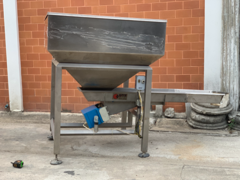 ขายชุดเครื่องสั่น-เขย่าลำเลียงวัตถุต่างๆ Rox Vibration 220V ไฟบ้าน made in Czech Republic โครงสร้างสแตนเลส 316L ปรับระดับแรงสั่นได้ ขายชุดเครื่องสั่น-เขย่าลำเลียงวัตถุต่างๆ Rox Vibration 220V ไฟบ้าน made in Czech Republic โครงสร้างสแตนเลส 316L ปรับระดับแรงสั่นได้