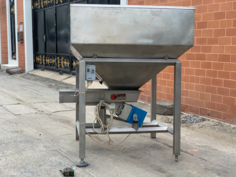 ขายชุดเครื่องสั่น-เขย่าลำเลียงวัตถุต่างๆ Rox Vibration 220V ไฟบ้าน made in Czech Republic โครงสร้างสแตนเลส 316L ปรับระดับแรงสั่นได้ ขายชุดเครื่องสั่น-เขย่าลำเลียงวัตถุต่างๆ Rox Vibration 220V ไฟบ้าน made in Czech Republic โครงสร้างสแตนเลส 316L ปรับระดับแรงสั่นได้