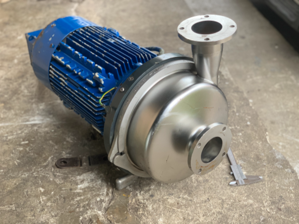 ขายชุดปั๊มน้ำหอยโข่งสแตนเลสแบบใบเปิด Hilge made in Germany ขนาดเข้า 2.5นิ้ว ออก 2.5นิ้ว ชุกหัวปั๊มและใบพัดเป็นชุดสแตนเลส 316L