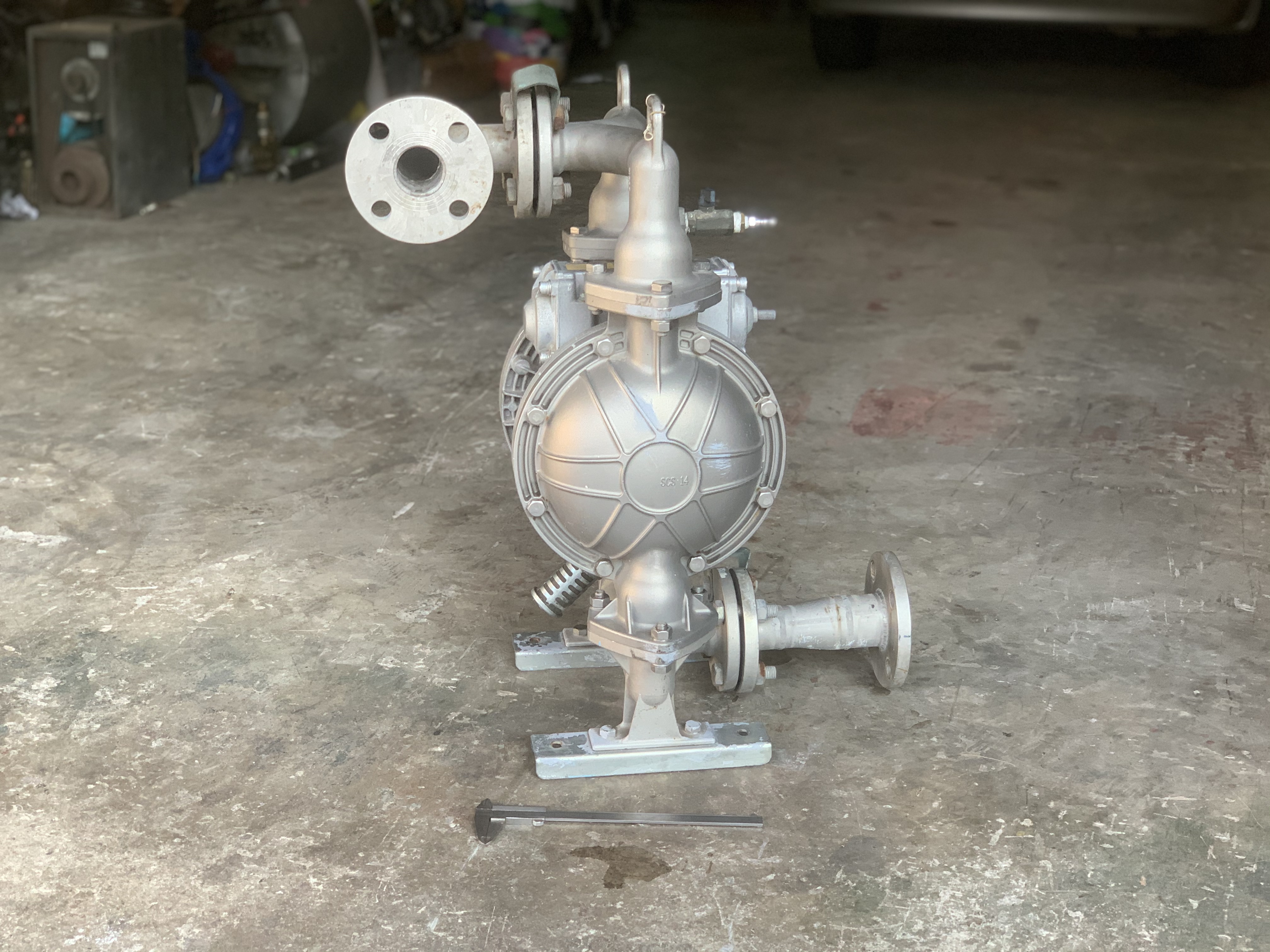 ขายปั๊มไดอะแฟรม Yamada pump ขนาด 1.5นิ้ว made in japan โครงสร้างสแตนเลสทั้งตัว สภาพสวยใหม่มาก ตัวใหญ