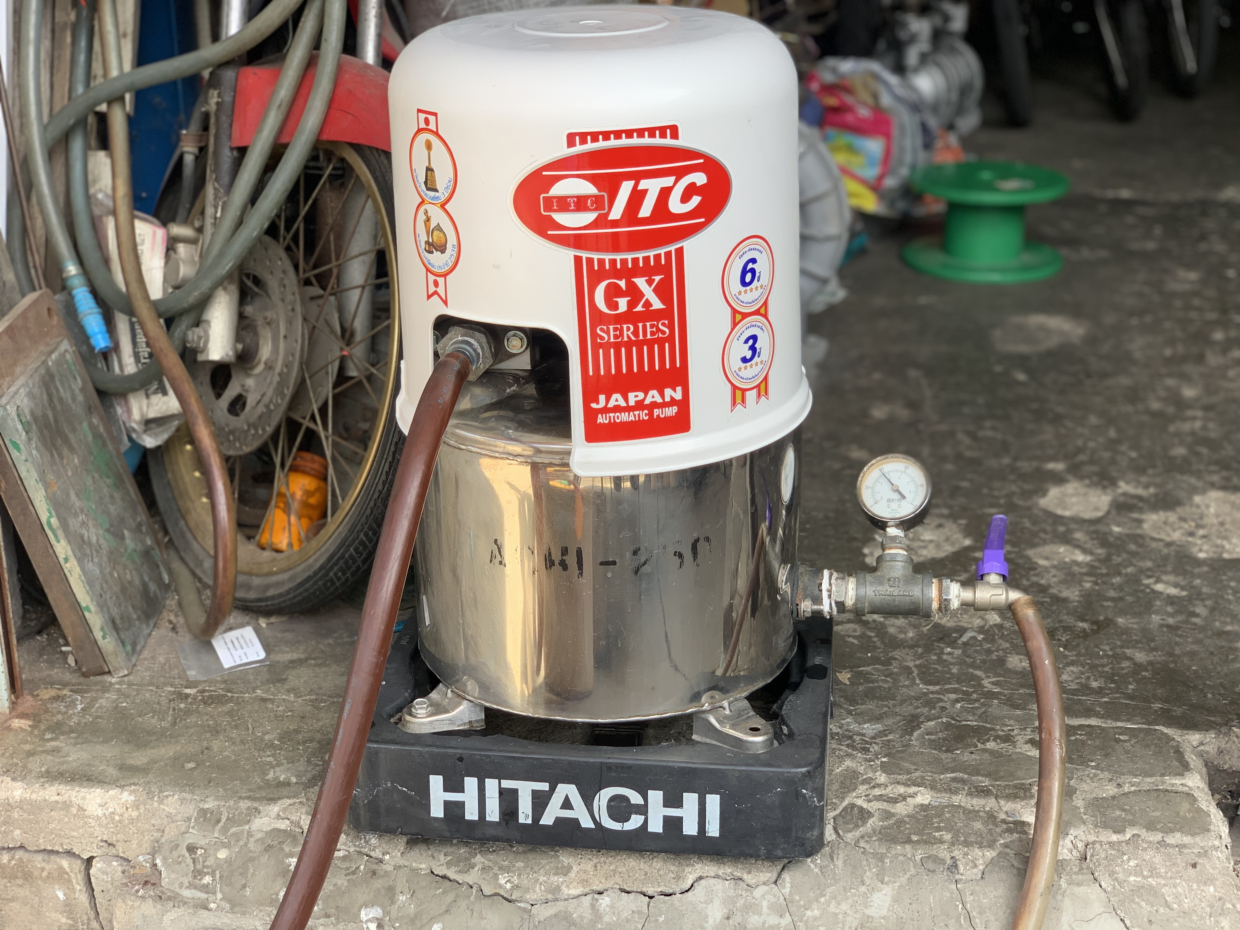 ขายปั๊มน้ำอัตโนมัติ Hitachi(ITC) 300W ถังสแตนเลส ใส่ฝาครอบของใหม่ให้ครับ หมุนนิ่ม พร้อมใช้งาน ไม่มีรั่วซึม ตรวจเช็คแรงดันเรียบร้อย พร้อมใช้งาน