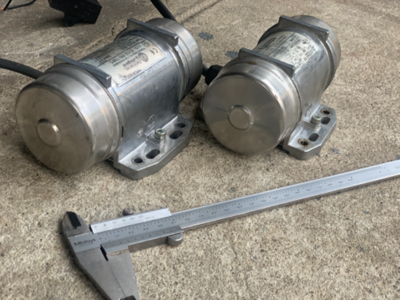 ขายมอเตอร์สั่น-เขย่า Italvibras Vibration 220V ไฟบ้าน ขนาดเล็ก โครงสร้างเป็นสแตนเลสทั้งตัว made in Italy สภาพสวยใหม่มาก พร้อมใช้งาน