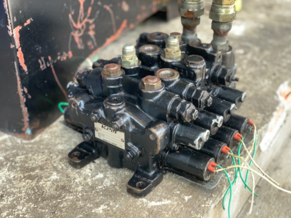 ขายชุดปั๊มน้ำมันไฮโดรลิค Daikin 5HP. 220V 3สาย (พร้อมแปลงไฟเป็น 380Vให้ครับ) made in Japan มีชุดวาล์วคอนโทรลมาให้ พร้อมใช้งาน ขายชุดปั๊มน้ำมันไฮโดรลิค Daikin 5HP. 220V 3สาย (พร้อมแปลงไฟเป็น 380Vให้ครับ) made in Japan มีชุดวาล์วคอนโทรลมาให้ พร้อมใช้งาน