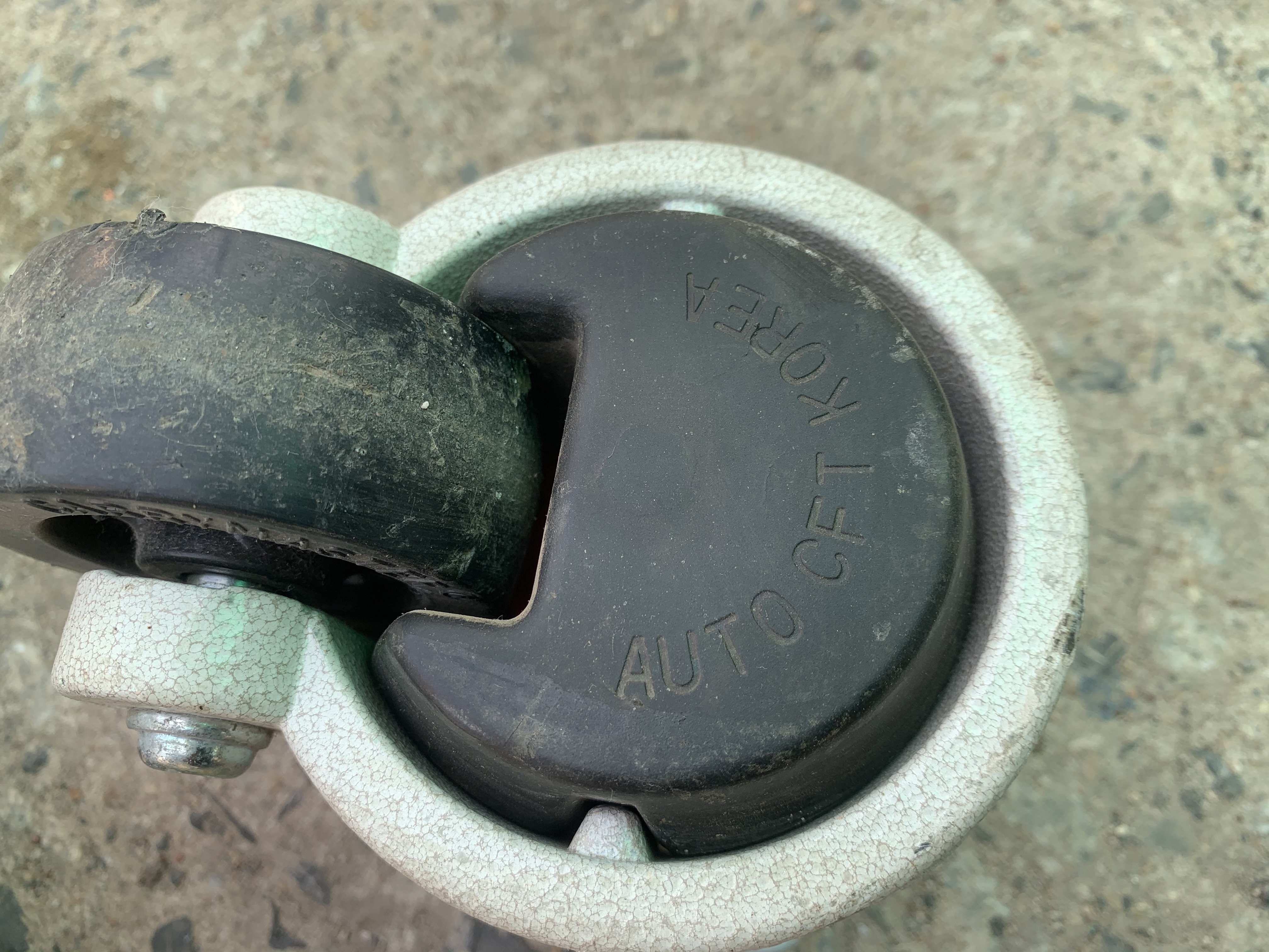 ขายล้อเลื่อนอุตสาหกรรม Carrymaster AC-1000 made in Korea หมุนปรับทิศทางได้ และมีระบบเบรคในตัว รองรับงานหนักๆได้ดี **ขายเป็นชุดนะครับ 1ชุดมี 4ล้อ**