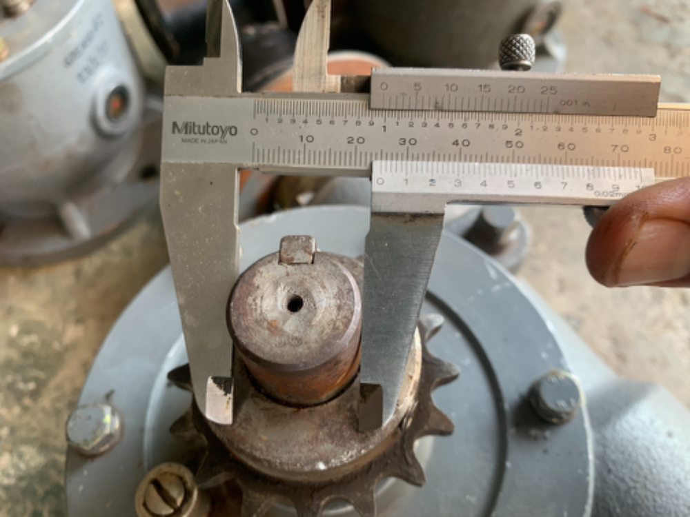 ขายหัวเกียร์ทดรอบ อัตราทด 1:50 made in Japan เพลาออก 1นิ้ว หมุนนิ่ม แรงบิดเยอะ สภาพสวย พร้อมใช้งาน มี 3ตัวครับ ราคาตัวละ 2,800 บาท ขายหัวเกียร์ทดรอบ อัตราทด 1:50 made in Japan เพลาออก 1นิ้ว หมุนนิ่ม แรงบิดเยอะ สภาพสวย พร้อมใช้งาน มี 3ตัวครับ ราคาตัวละ 2,800 บาท