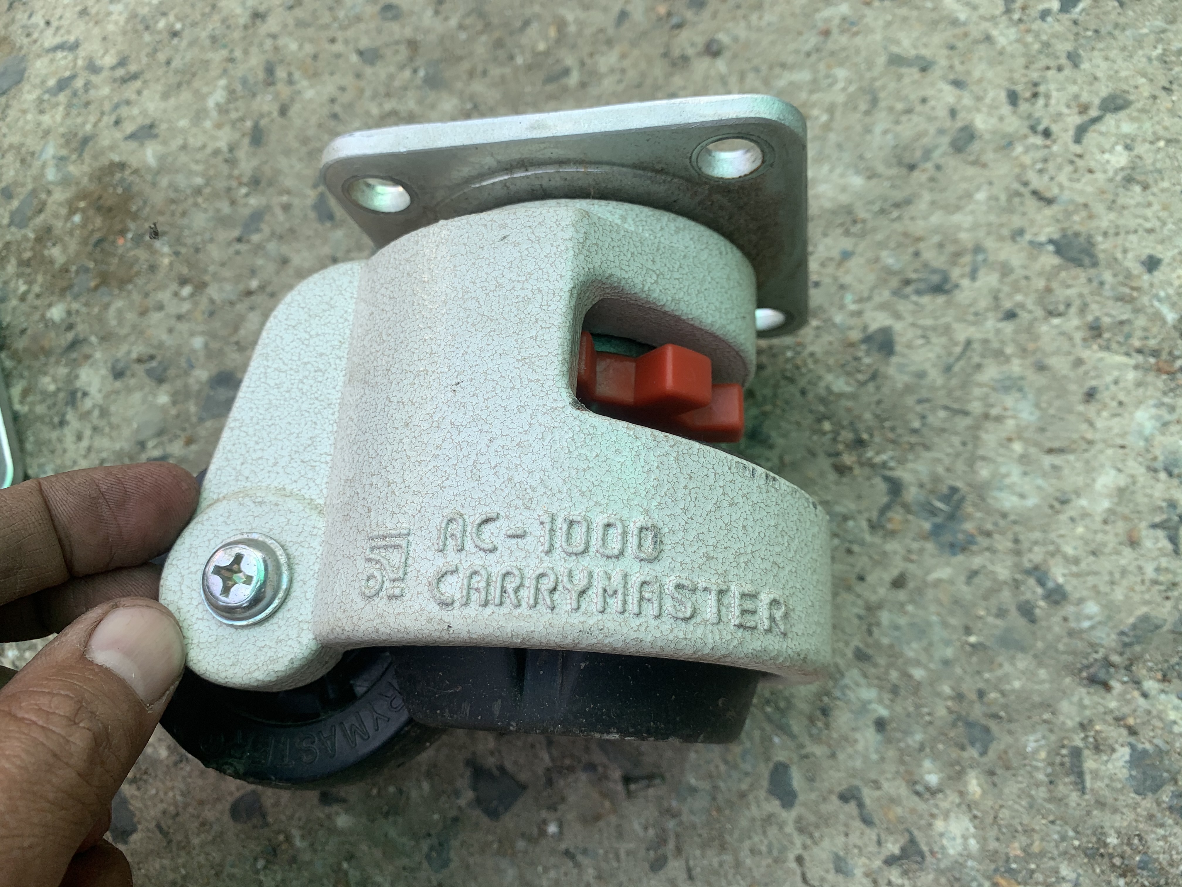 ขายล้อเลื่อนอุตสาหกรรม Carrymaster AC-1000 made in Korea หมุนปรับทิศทางได้ และมีระบบเบรคในตัว รองรับงานหนักๆได้ดี **ขายเป็นชุดนะครับ 1ชุดมี 4ล้อ**