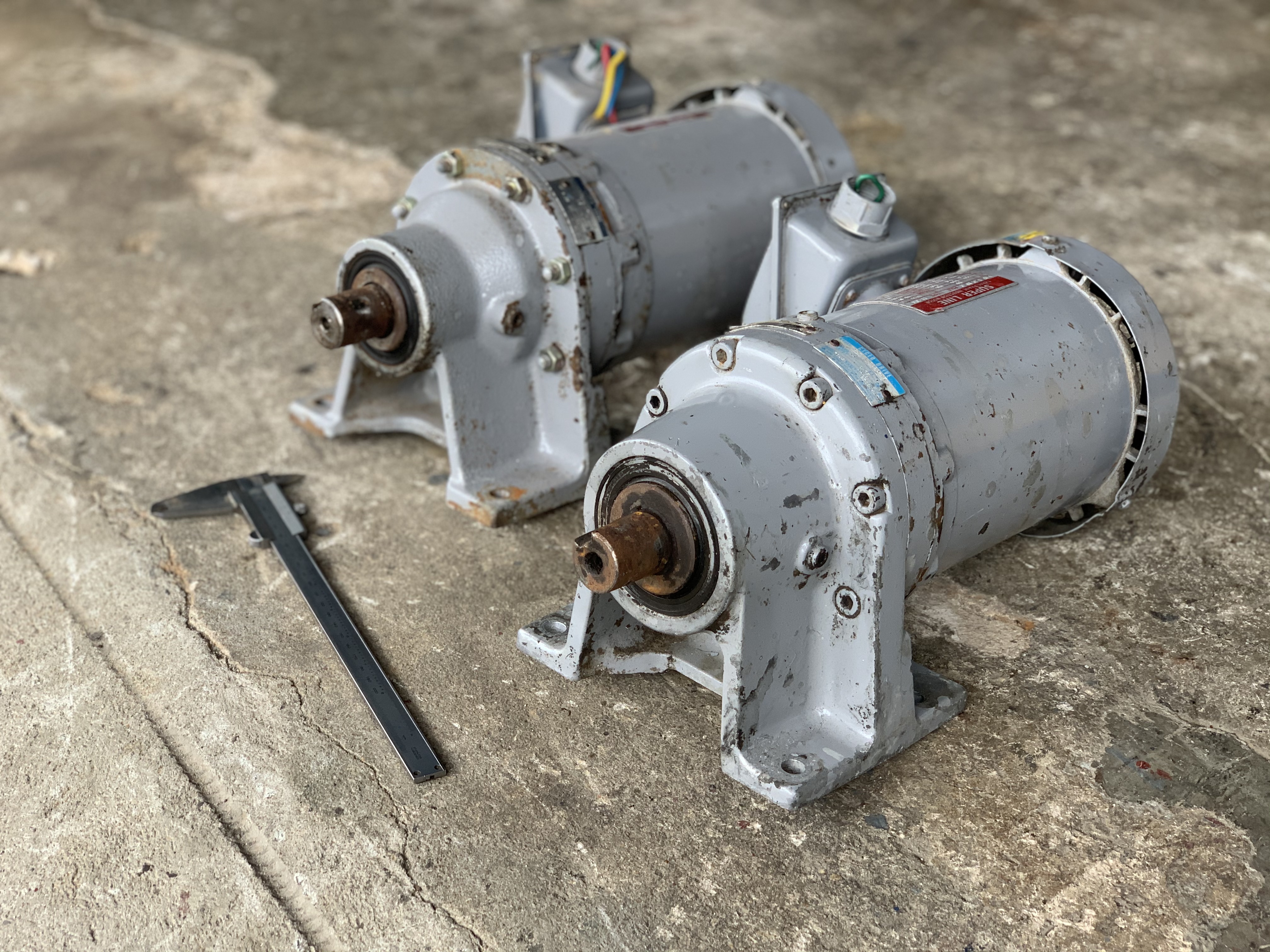 ขายมอเตอร์เกียร์ Cycrodrive Mitsubishi 1HP. 380V อัตราทด 1:15 เพลาออกประมาณ 96รอบต่อนาที สภาพสวยใหม่มาก หมุนนิ่ม แรงบิดเยอะ พร้อมใช้งาน มีมา 2ตัวครับ ราคาตัวละ 3,900 บาท ขายมอเตอร์เกียร์ Cycrodrive Mitsubishi 1HP. 380V อัตราทด 1:15 เพลาออกประมาณ 96รอบต่อนาที สภาพสวยใหม่มาก หมุนนิ่ม แรงบิดเยอะ พร้อมใช้งาน มีมา 2ตัวครับ ราคาตัวละ 3,900 บาท