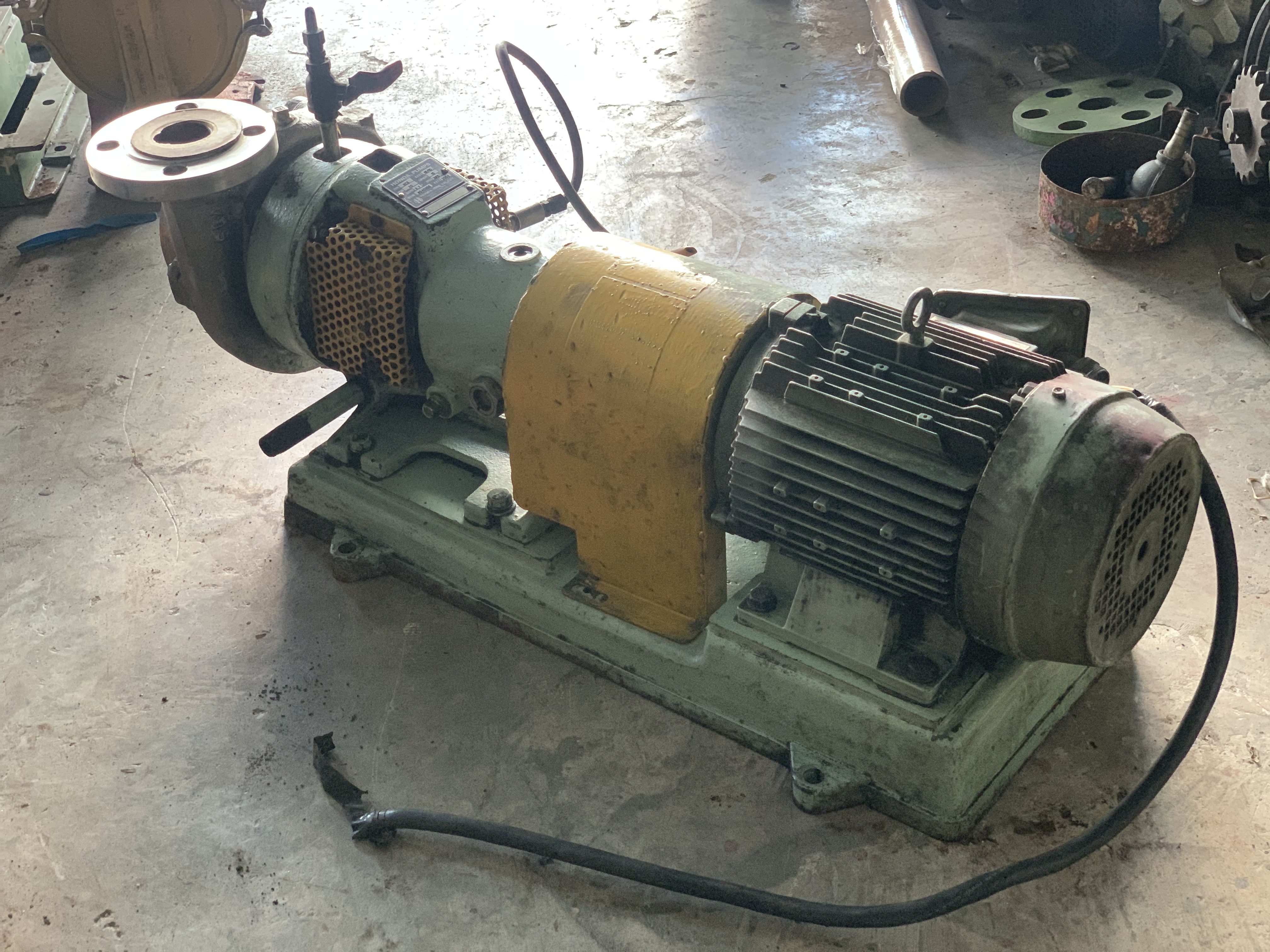 ขายชุดปั๊มน้ำหอยโข่งหัวปั๊มสแตนเลส Honda Pump 5HP. 380V made in Japan ใบพัดสแตนเลสแบบเปิด ขนาดเข้า 2.5นิ้ว ออก 2นิ้ว ใช้ในงานน้ำมัน น้ำร้อน ได้ดี สภาพสวย หมุนนิ่ม พร้อมใช้งาน