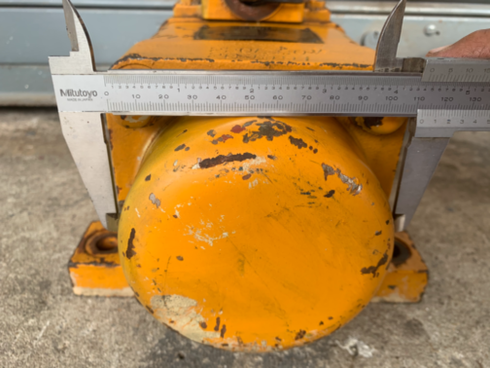 ขายมอเตอร์สั่น-เขย่า Vabration Motor 250W 380V made in Japan สภาพสวยเดิมๆ หมุนนิ่ม ตุ้มปรับความแรงได้ พร้อมใช้งาน ขายมอเตอร์สั่น-เขย่า Vabration Motor 250W 380V made in Japan สภาพสวยเดิมๆ หมุนนิ่ม ตุ้มปรับความแรงได้ พร้อมใช้งาน