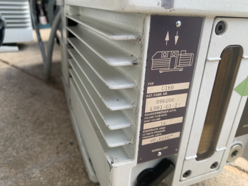 ขายปั๊มแวคคั่มสุญญากาศ Trivac 3/4HP. 220V ไฟบ้าน(หายากครับ) made in USA. สภาพสวย หมุนนิ่ม ดูดแรง พร้อมใช้งาน