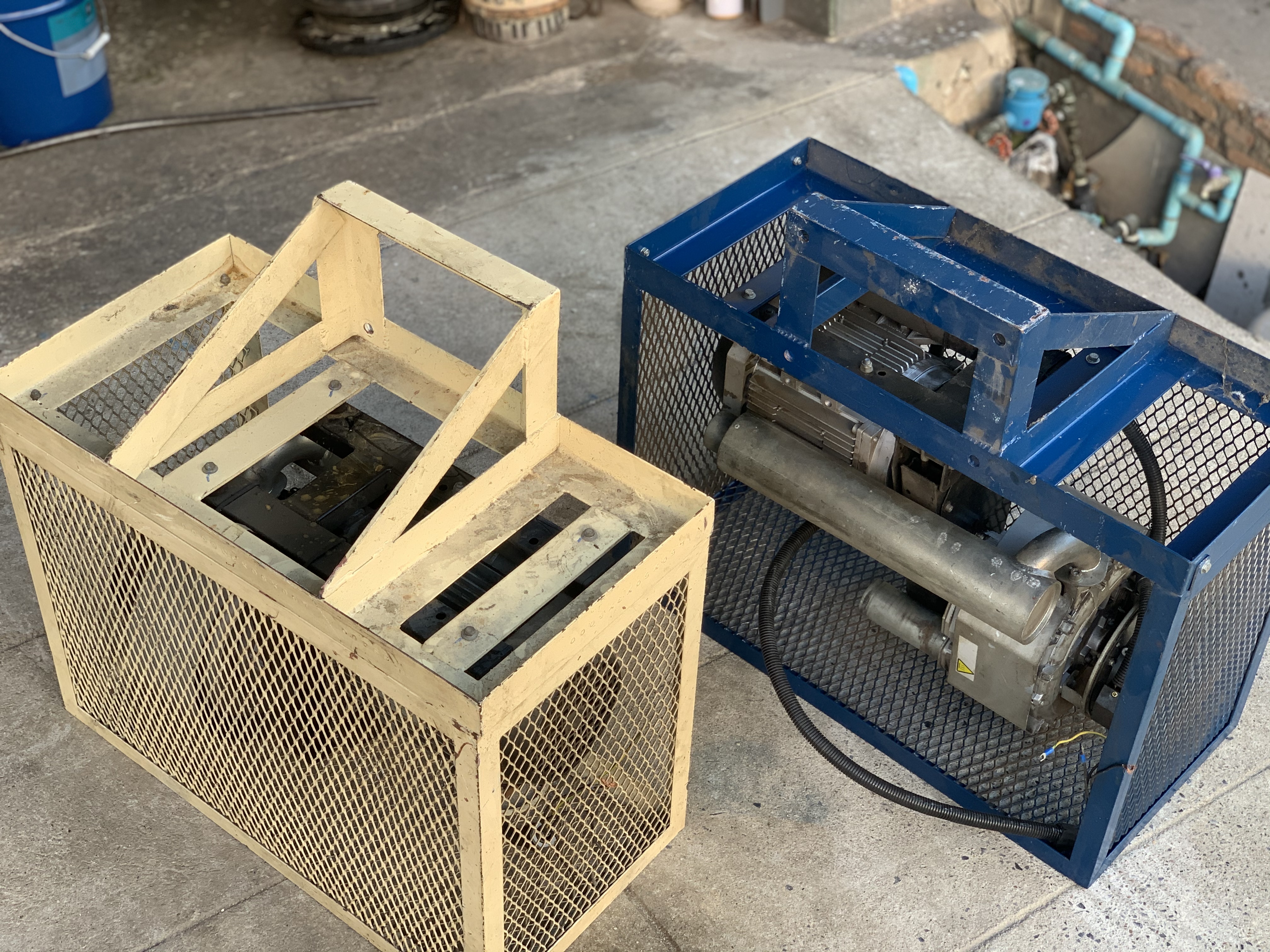 ขายริงโบลเวอร์ดูด-เป่าอากาศ Tawi SA350/2 ขนาด 4HP. 380V made in Sweden ขนาดท่อ 2นิ้ว ความเร็บรอบที่ 5750รอบต่อนาที รอบจัดมากครับ สภาพสวยใหม่มาก ขายริงโบลเวอร์ดูด-เป่าอากาศ Tawi SA350/2 ขนาด 4HP. 380V made in Sweden ขนาดท่อ 2นิ้ว ความเร็บรอบที่ 5750รอบต่อนาที รอบจัดมากครับ สภาพสวยใหม่มาก