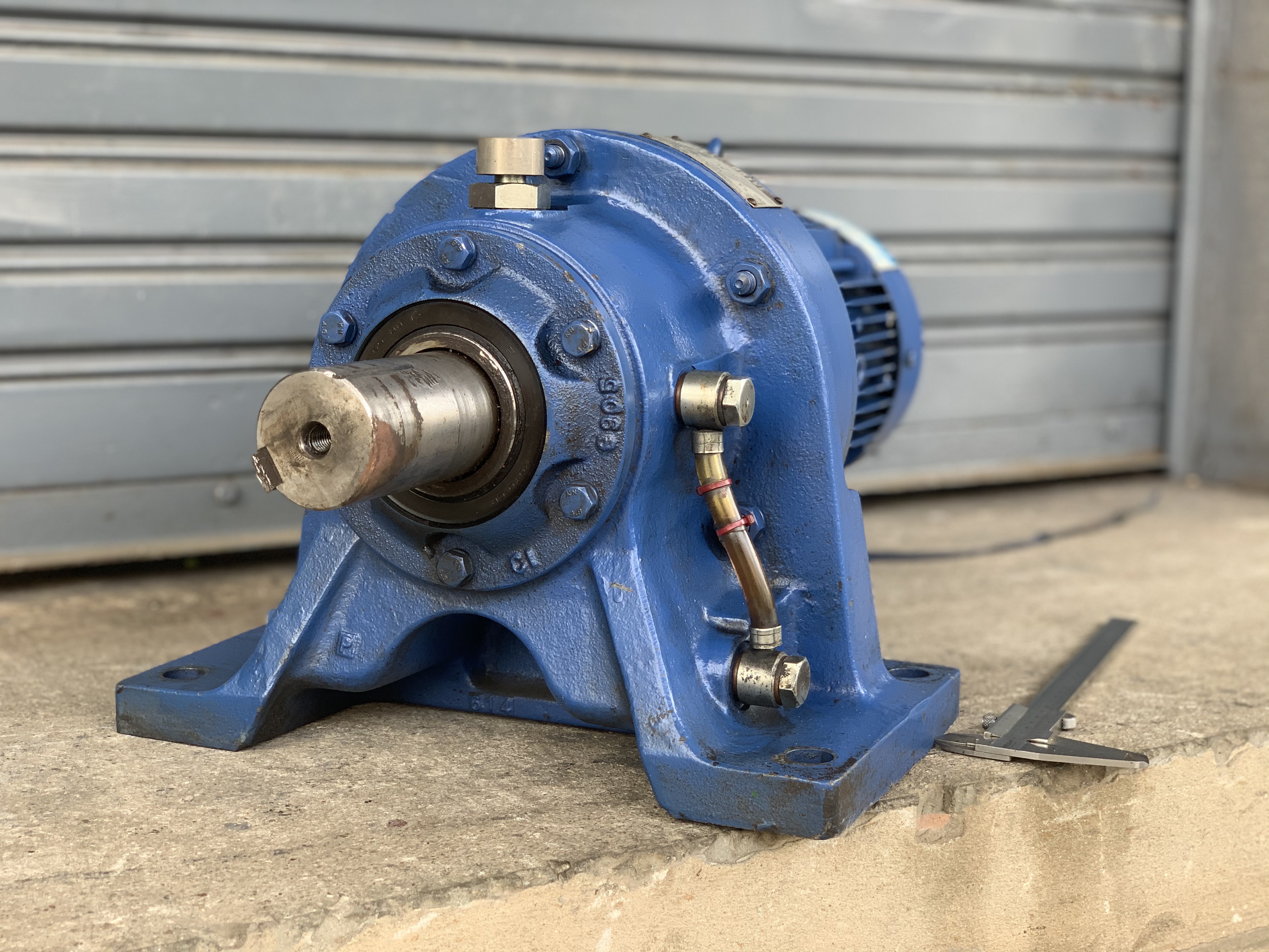 ขายมอเตอร์เกียร์ Cycrodrive Sumitomo 2HP. 380V อัตราทด 1:71 เพลาออกประมาณ 20รอบต่อนาที เพลาใหญ่แรงบิดเยอะ สภาพสวยใหม่มาก หมุนนิ่ม พร้อมใช้งาน