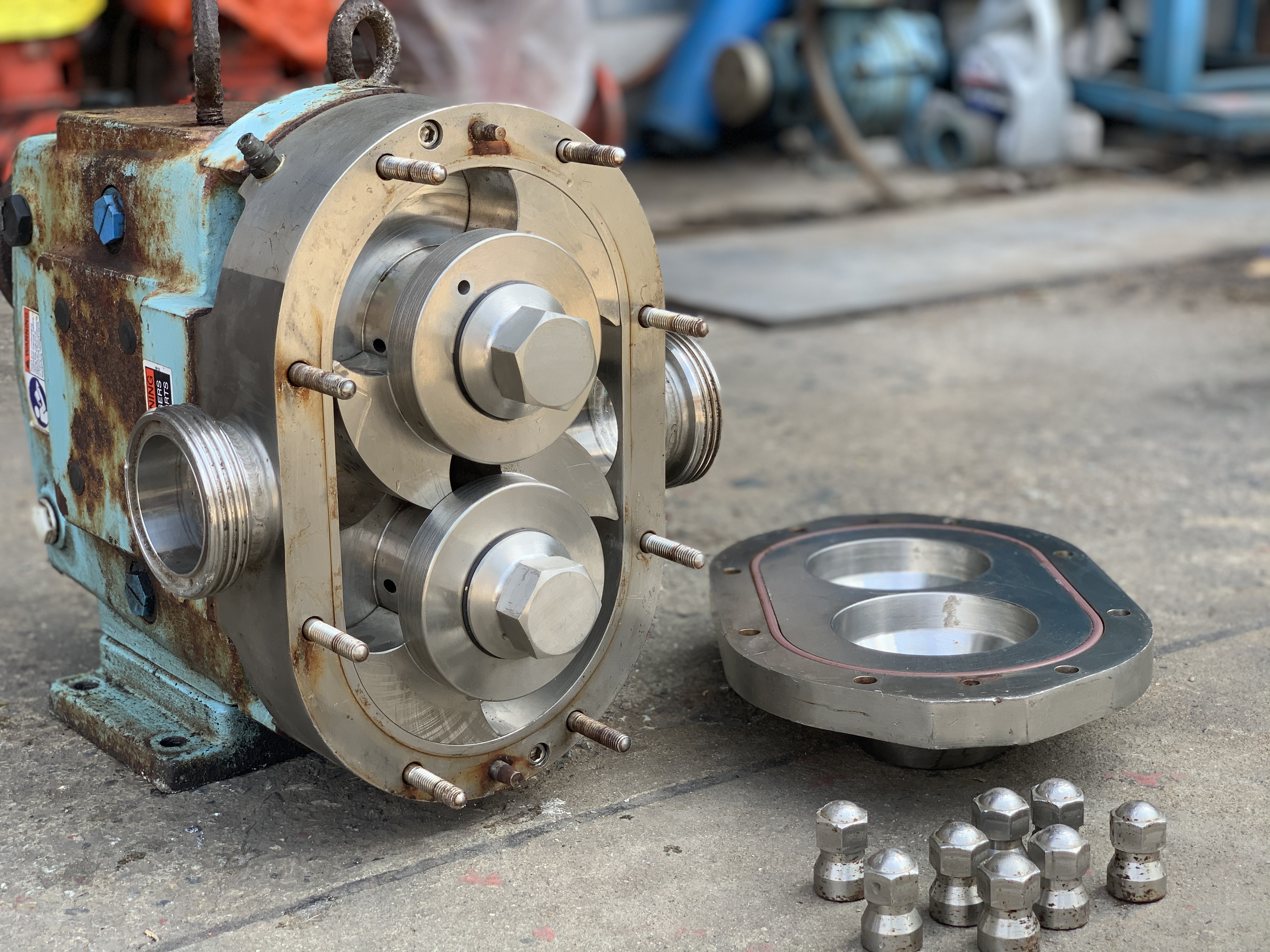 ขายหัวปั๊มดูดของเหนียวหัวสแตนเลส Waukesha Cherry-Burrell SPX Lobe Pump made in England สแตนเลส 316L ขนาดท่อ 2.5นิ้ว ตัวใหญ่มาก สภาพสวย หมุนนิ่ม ใช้ในงานผลิตอาหาร ดูดของเหนียว ของหนืด ดูดสารเคมีต่างๆ สภาพสวย หมุนนิ่ม พร้อมใช้งาน ขายหัวปั๊มดูดของเหนียวหัวสแตนเลส Waukesha Cherry-Burrell SPX Lobe Pump made in England สแตนเลส 316L ขนาดท่อ 2.5นิ้ว ตัวใหญ่มาก สภาพสวย หมุนนิ่ม ใช้ในงานผลิตอาหาร ดูดของเหนียว ของหนืด ดูดสารเคมีต่างๆ สภาพสวย หมุนนิ่ม พร้อมใช้งาน