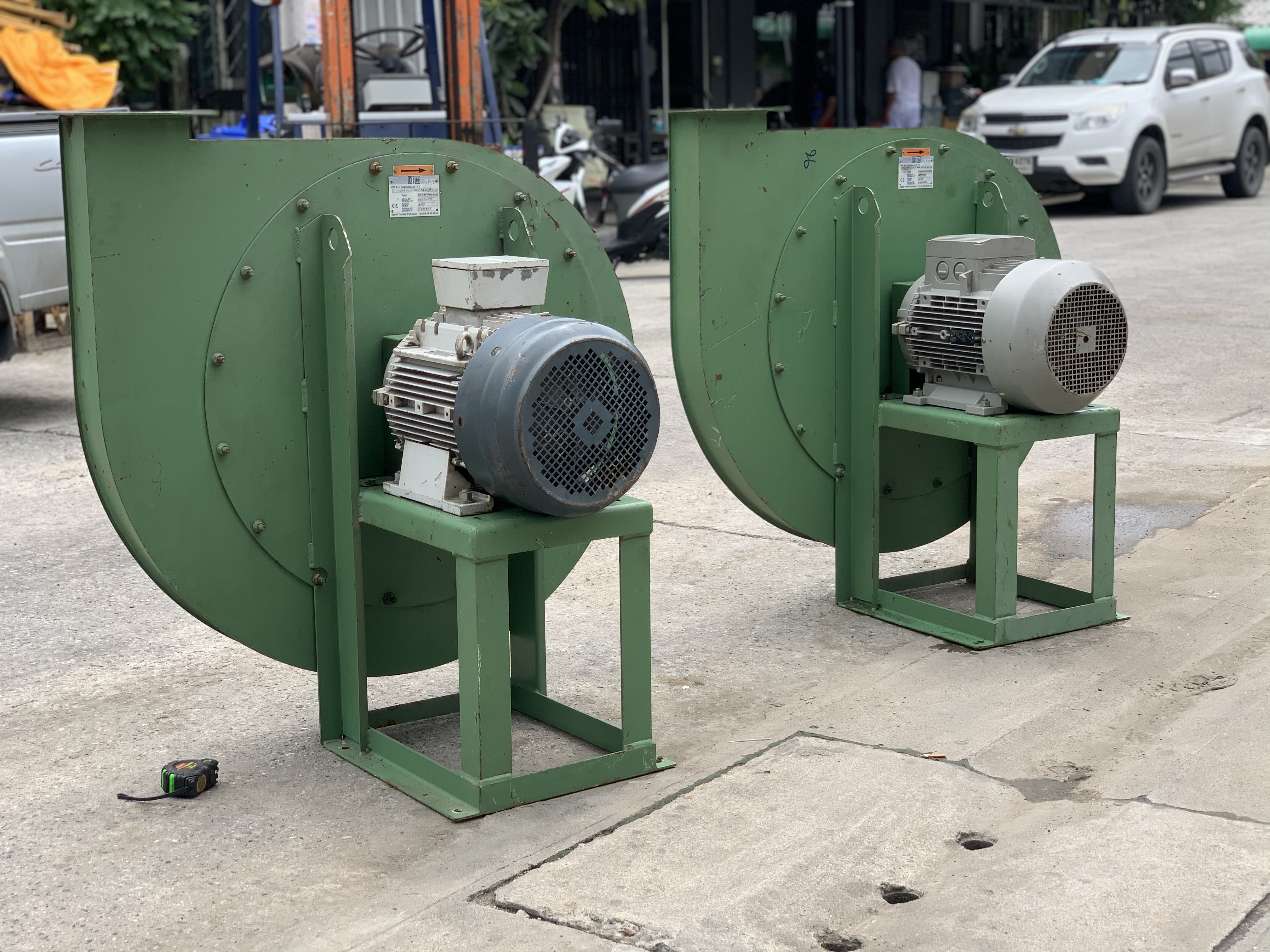 ขายชุดพัดลม-โบลเวอร์แรงดันสูง LTG air engineering made in France มอเตอร์ Siemens 15HP. 2940rpm. 380V รุ่นใบใหญ่แรงดันสูง โครงสร้างแข็งแรง สภาพสวยใหม่มาก หมุนนิ่ม ส่งลมแรงมาก พร้อมใช้งาน มี 2ชุดครับ