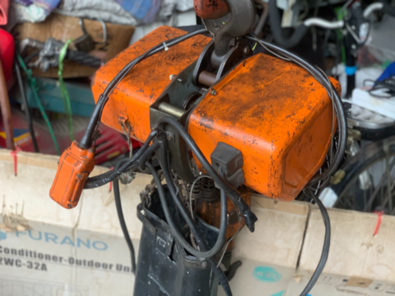 ขายรอกโซ่ไฟฟ้า Hitachi 2ton. 380V made in Japan รุ่นโซ่คู่ สภาพสวยใหม่มาก ถุงโซ่แตกนิดหน่อย พร้อมใช้งาน