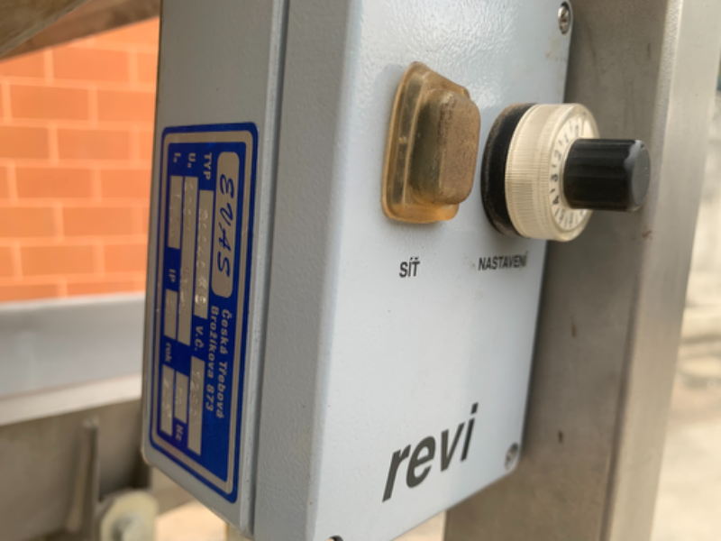 ขายชุดเครื่องสั่น-เขย่าลำเลียงวัตถุต่างๆ Rox Vibration 220V ไฟบ้าน made in Czech Republic โครงสร้างสแตนเลส 316L ปรับระดับแรงสั่นได้ ขายชุดเครื่องสั่น-เขย่าลำเลียงวัตถุต่างๆ Rox Vibration 220V ไฟบ้าน made in Czech Republic โครงสร้างสแตนเลส 316L ปรับระดับแรงสั่นได้