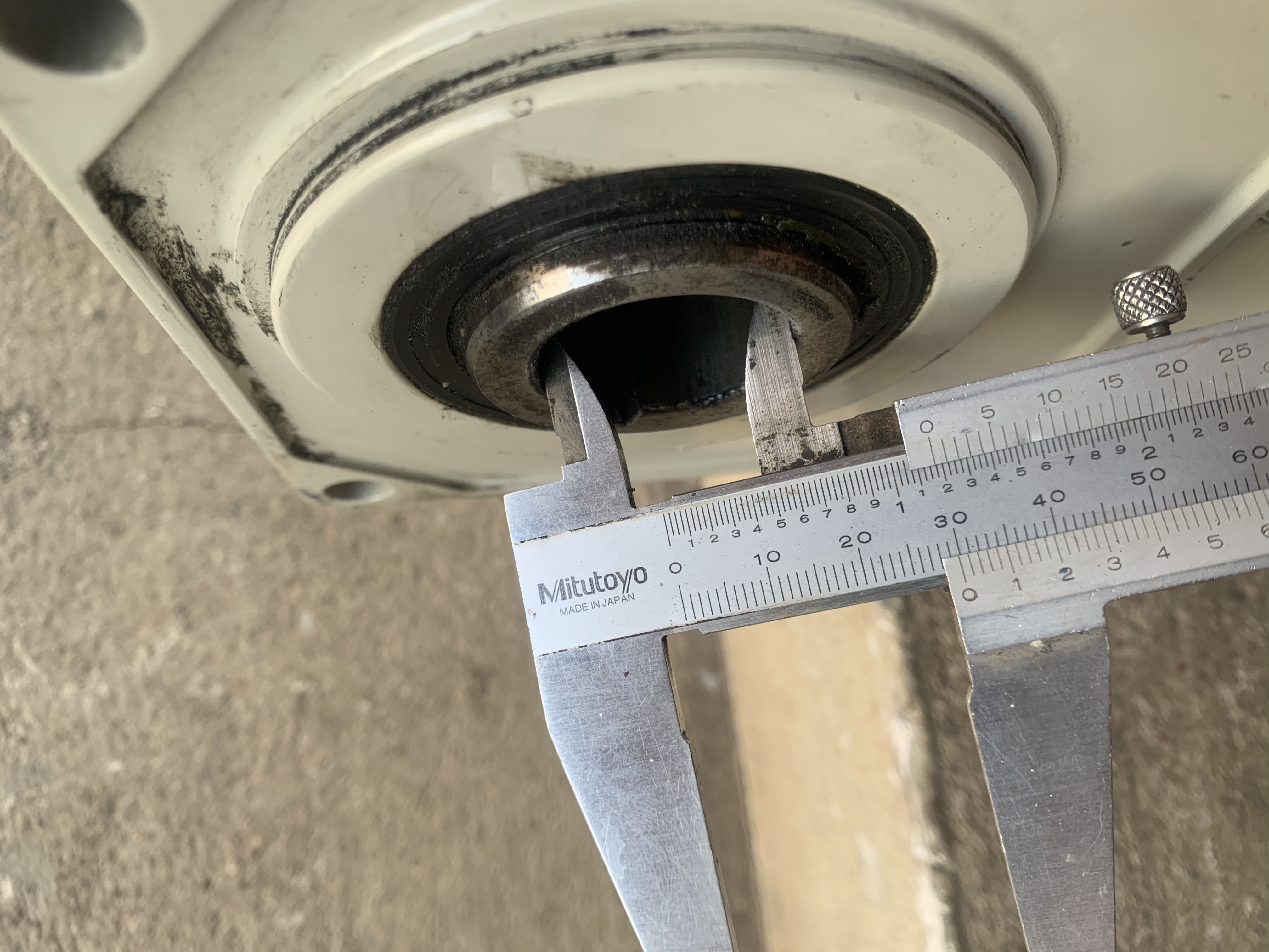 ขายมอเตอร์เกียร์แบบเพลาสวม Hyponic drive Sumitomo 1HP. 380V อัตราทด 1:30 made in Japan เพลาออกประมาณ 48รอบต่อนาที สภาพสวยใหม่มาก หมุนนิ่ม พร้อมใช้งาน มี 6ตัวครับ ขายมอเตอร์เกียร์แบบเพลาสวม Hyponic drive Sumitomo 1HP. 380V อัตราทด 1:30 made in Japan เพลาออกประมาณ 48รอบต่อนาที สภาพสวยใหม่มาก หมุนนิ่ม พร้อมใช้งาน มี 6ตัวครับ