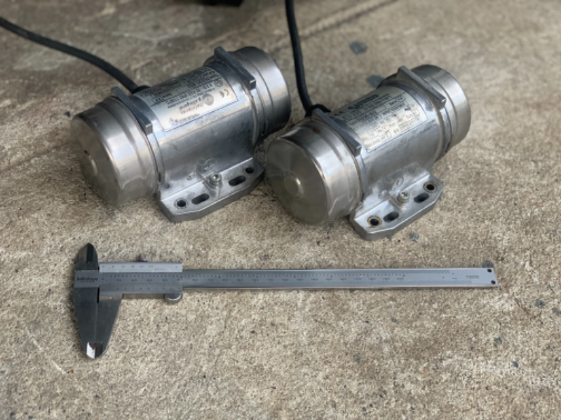 ขายมอเตอร์สั่น-เขย่า Italvibras Vibration 220V ไฟบ้าน ขนาดเล็ก โครงสร้างเป็นสแตนเลสทั้งตัว made in Italy สภาพสวยใหม่มาก พร้อมใช้งาน