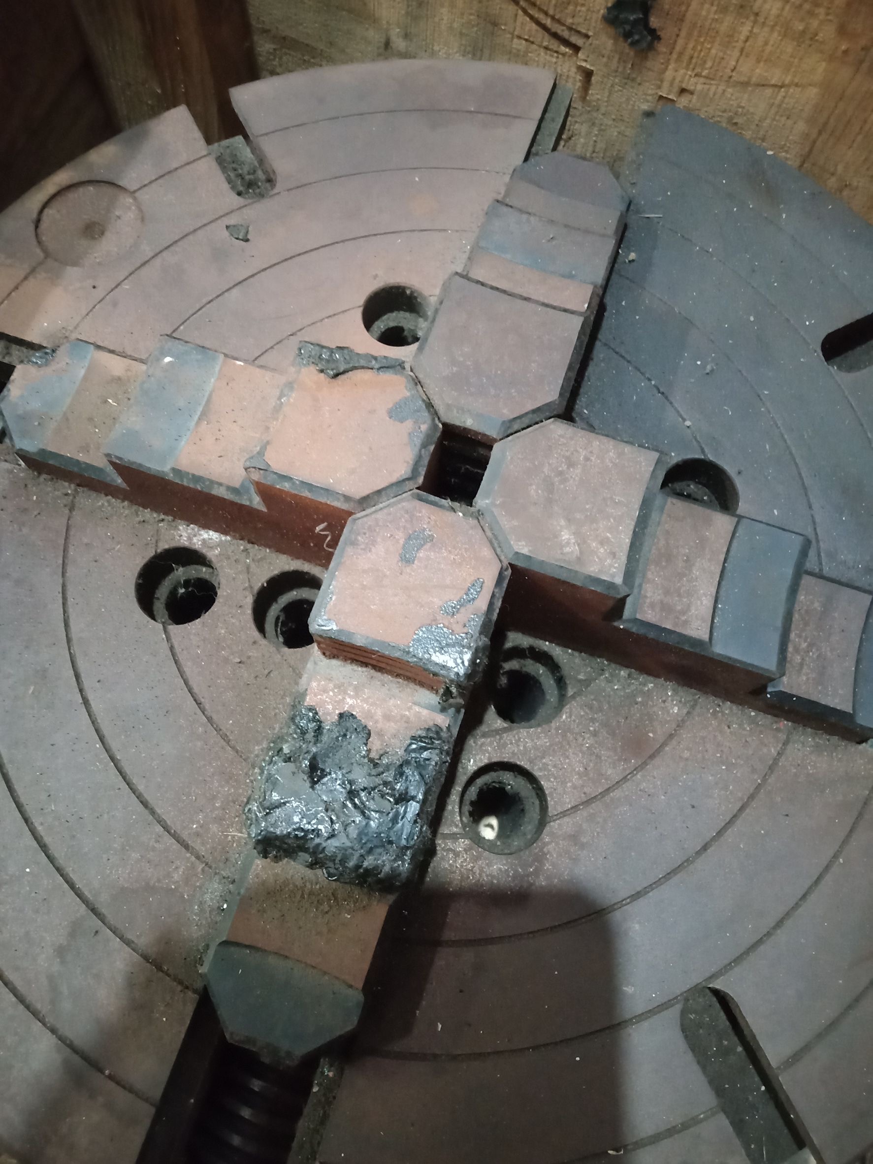 *** ของใหม่ในลัง *** ขายหัวจับแท่นกลึงแบบ 4จับ ขนาด 12นิ้ว ไม่เคยใช้งาน งานดีไม่ทราบสัญชาติผู้ผลิต พร้อมใช้งาน *** ของใหม่ในลัง *** ขายหัวจับแท่นกลึงแบบ 4จับ ขนาด 12นิ้ว ไม่เคยใช้งาน งานดีไม่ทราบสัญชาติผู้ผลิต พร้อมใช้งาน