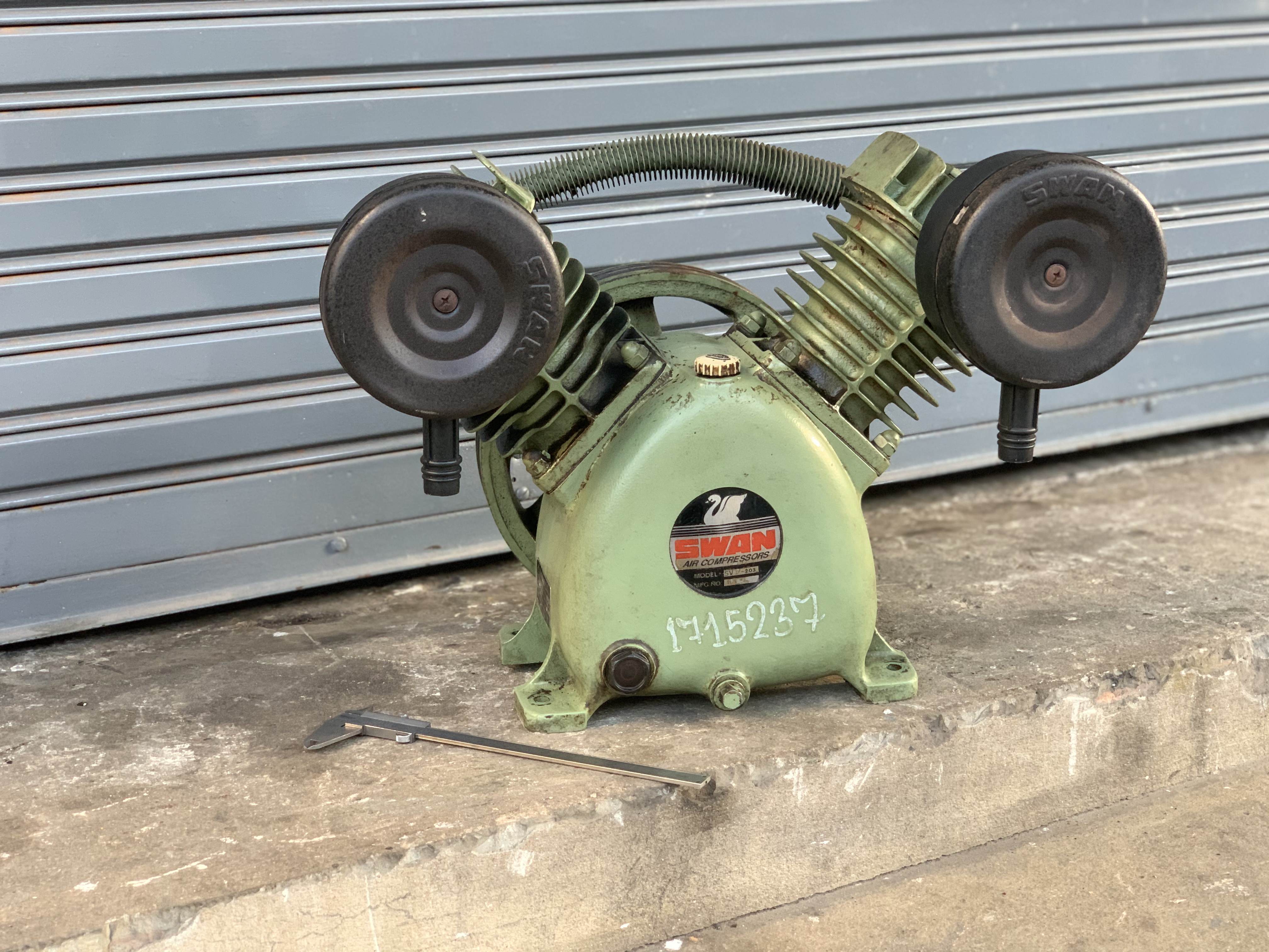 ขายหัวปั๊มลม Swan SVP-203 ใช้กับขนาด 3HP. สภาพสวย หมุนนิ่ม แรงอัดดี พร้อมใช้งาน