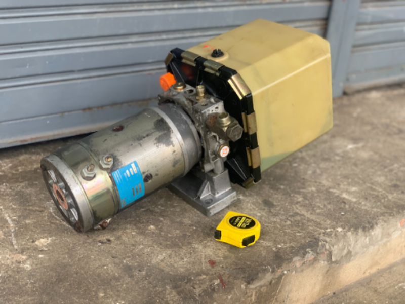 ขายชุดปั๊มน้ำมันไฮโดรลิค HPI ขนาด 3Kw. 24Vdc made in France สภาพสวย ตัวใหญ่ อุปกรณ์ติดตัวครบ พร้อมใช้งาน ขายชุดปั๊มน้ำมันไฮโดรลิค HPI ขนาด 3Kw. 24Vdc made in France สภาพสวย ตัวใหญ่ อุปกรณ์ติดตัวครบ พร้อมใช้งาน