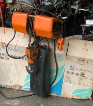 ขายรอกโซ่ไฟฟ้า Hitachi 2ton. 380V made in Japan รุ่นโซ่คู่ สภาพสวยใหม่มาก ถุงโซ่แตกนิดหน่อย พร้อมใช้งาน