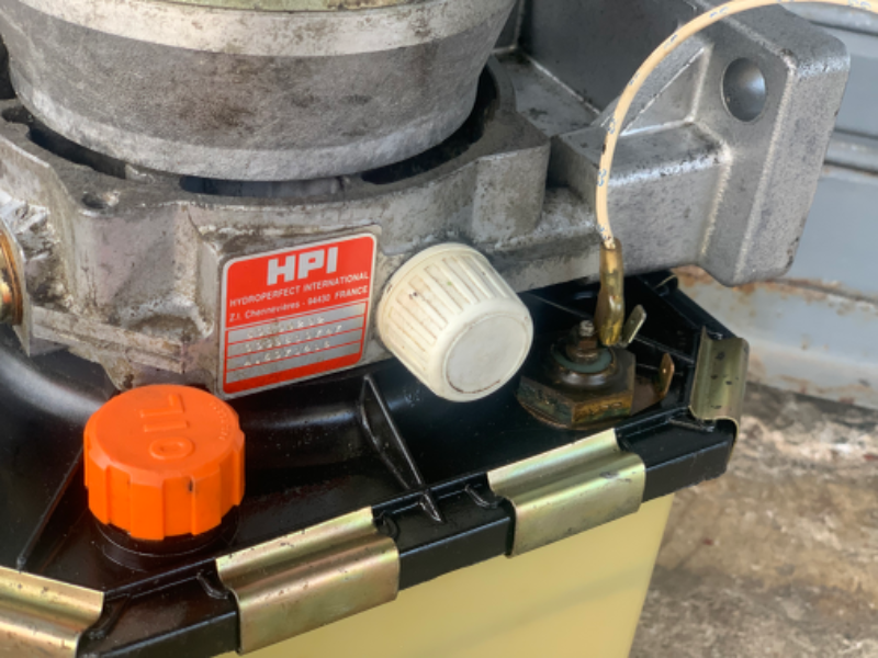 ขายชุดปั๊มน้ำมันไฮโดรลิค HPI ขนาด 3Kw. 24Vdc made in France สภาพสวย ตัวใหญ่ อุปกรณ์ติดตัวครบ พร้อมใช้งาน ขายชุดปั๊มน้ำมันไฮโดรลิค HPI ขนาด 3Kw. 24Vdc made in France สภาพสวย ตัวใหญ่ อุปกรณ์ติดตัวครบ พร้อมใช้งาน