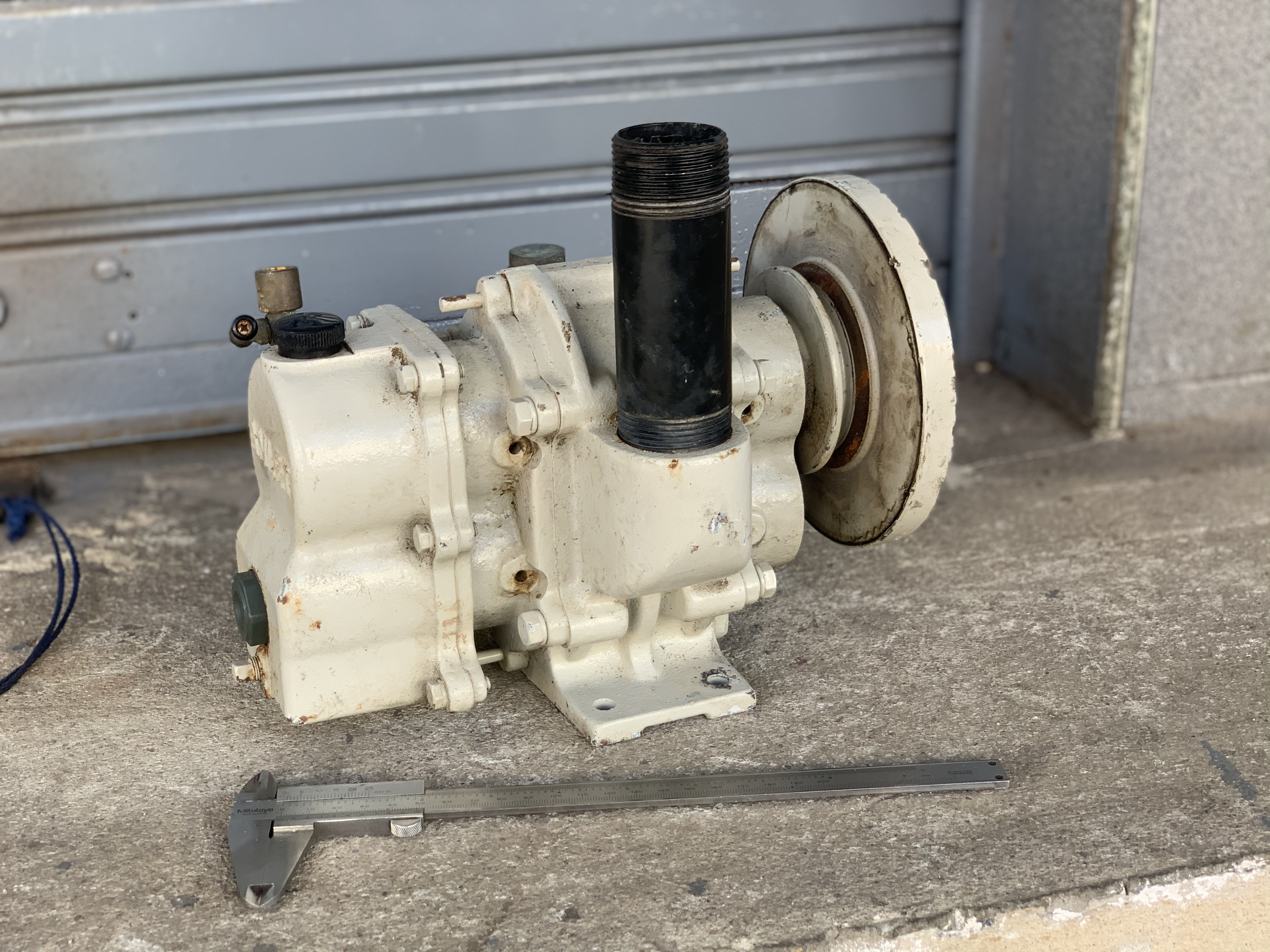 ขายรูทโบลเวอร์ดูด-อัดอากาศ Anlet blower เก่าญี่ปุ่น ขนาดท่อ 1.5นิ้ว สภาพสวยใหม่มาก หมุนนิ่ม  ดูดแรง ให้ลมดี พร้อมใช้งาน   ราคา 4,800บาท