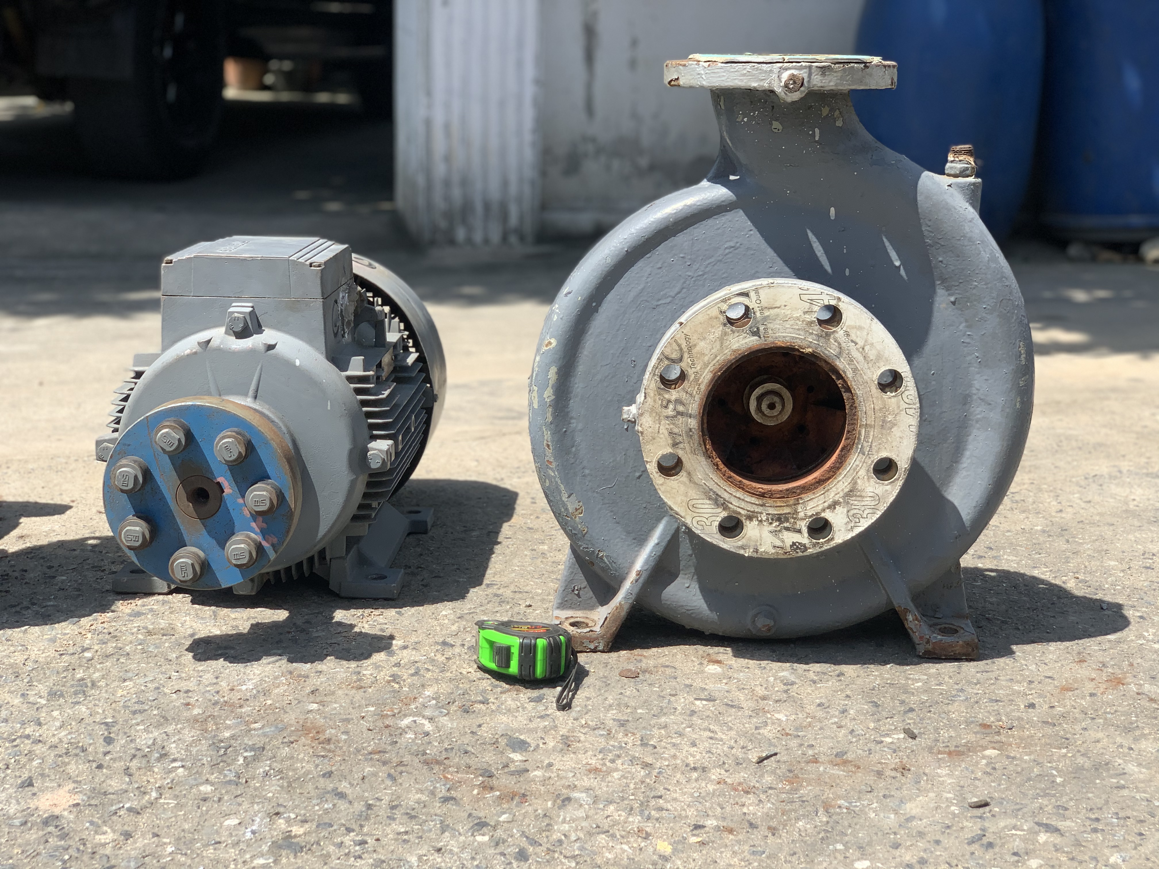 ขายหัวปั๊มน้ำหอยโข่ง Kawamoto GD 125x100 4ME15 ขนาดเข้า 5นิ้ว ออก 4นิ้ว ใบพัดเหล็กหล่อ made in Japan รุ่นใบพัดใหญ่ ส่งน้ำไกล พร้อมมอเตอร์ Siemens 20HP. 380V 1450rpm. สภาพสวย หมุนนิ่มเดิมๆ พร้อมใช้งาน มี 3ชุดครับ