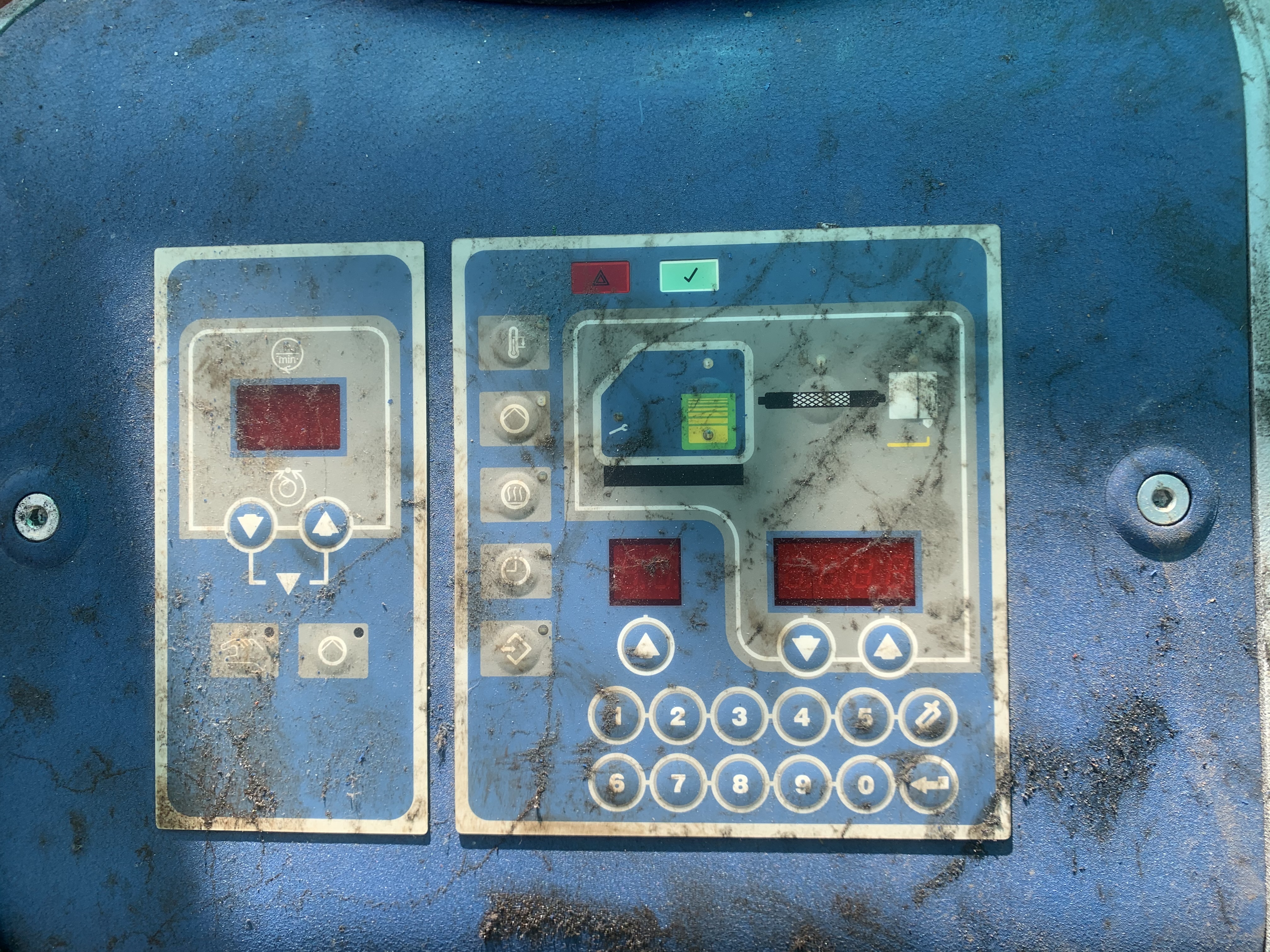 เครื่องฉีดกาวร้อน Nordson Altablue10TT 220V ไฟบ้าน  สภาพสวยใหม่มาก มาพร้อมโต๊ะเคลื่อนย้าย พร้อมใช้งาน