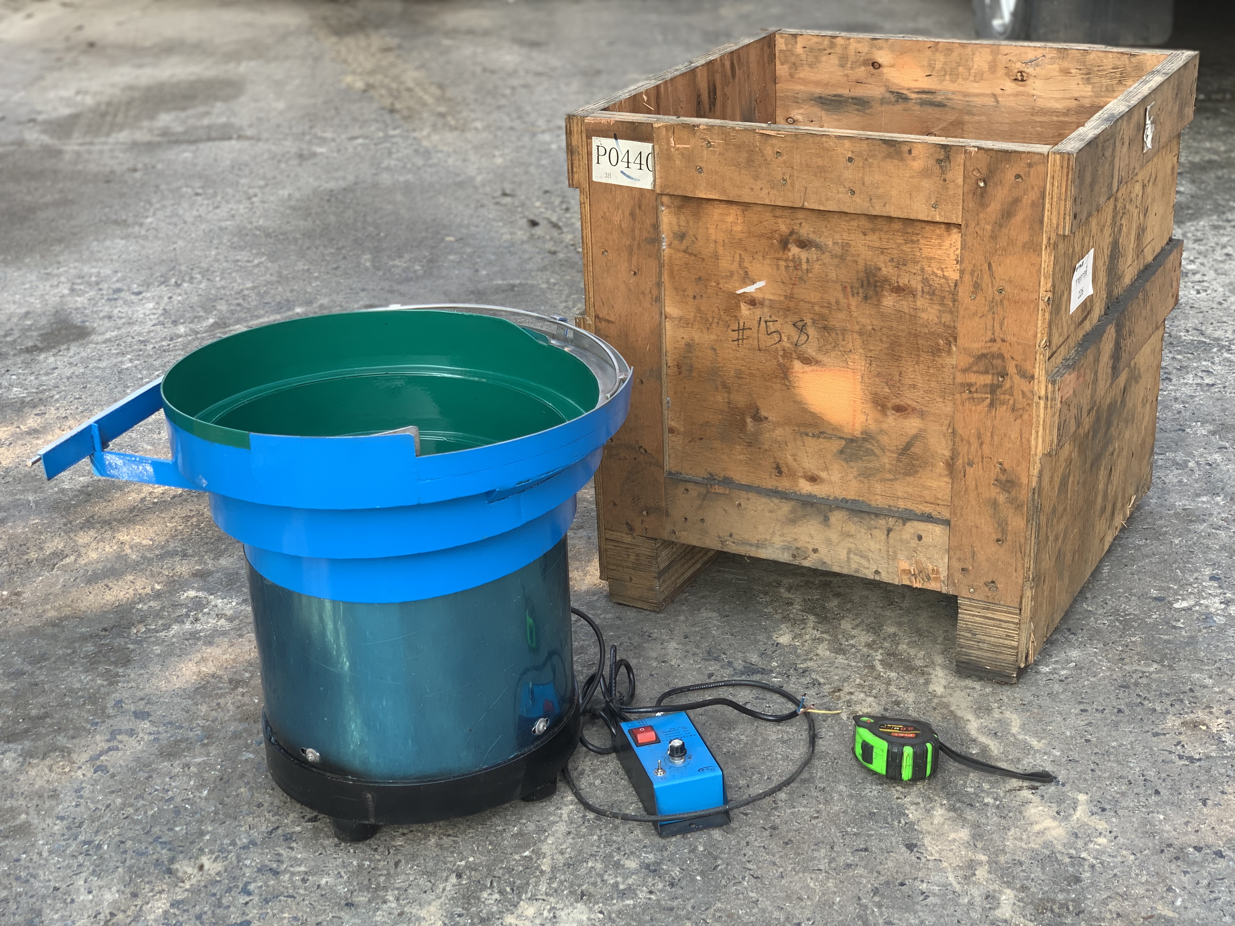 ขายถังสั่นลำเลียง Vibratory Bowl feeder ขนาด 60Cm. 220V ไฟบ้าน พร้อมชุดปรับความแรง สภาพสวยใหม่มาก พร้อมใช้งาน