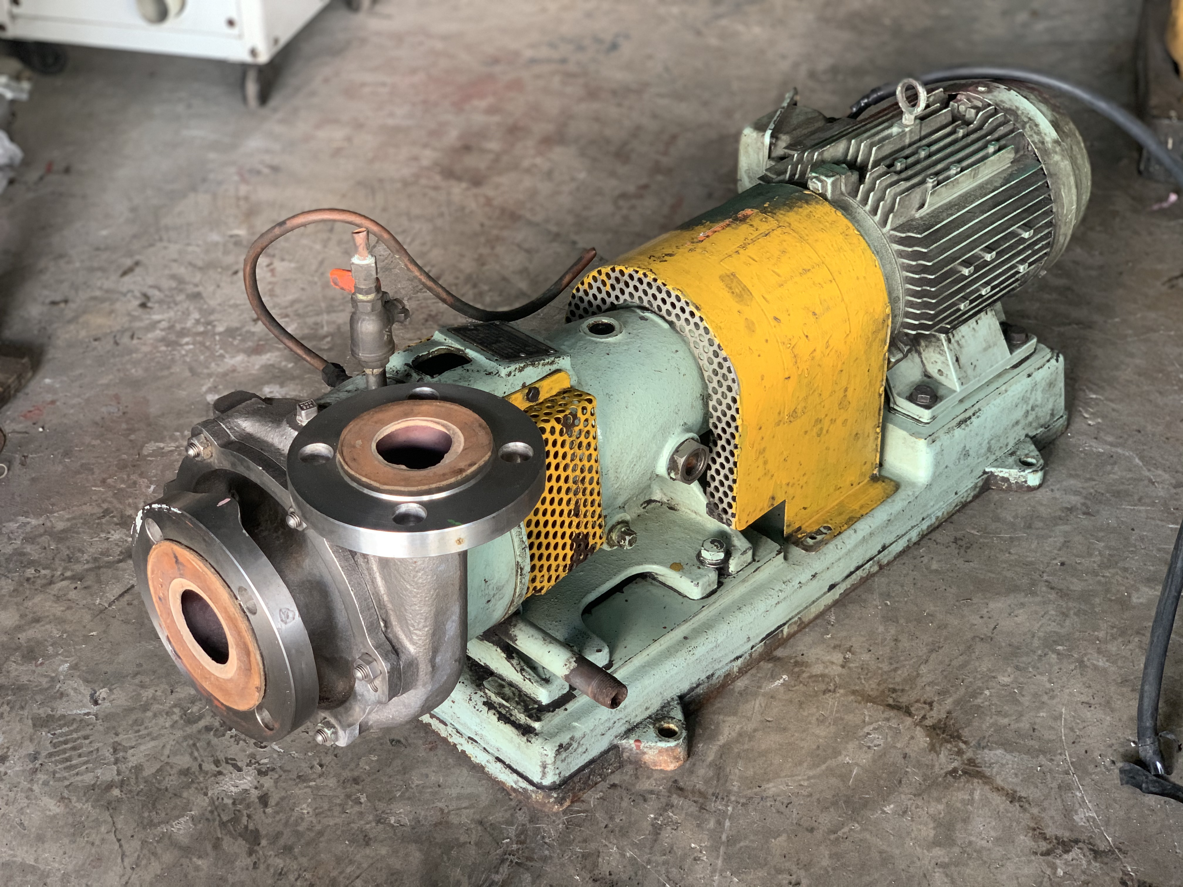 ขายชุดปั๊มน้ำหอยโข่งหัวปั๊มสแตนเลส Honda Pump 5HP. 380V made in Japan ใบพัดสแตนเลสแบบเปิด ขนาดเข้า 2.5นิ้ว ออก 2นิ้ว ใช้ในงานน้ำมัน น้ำร้อน ได้ดี สภาพสวย หมุนนิ่ม พร้อมใช้งาน