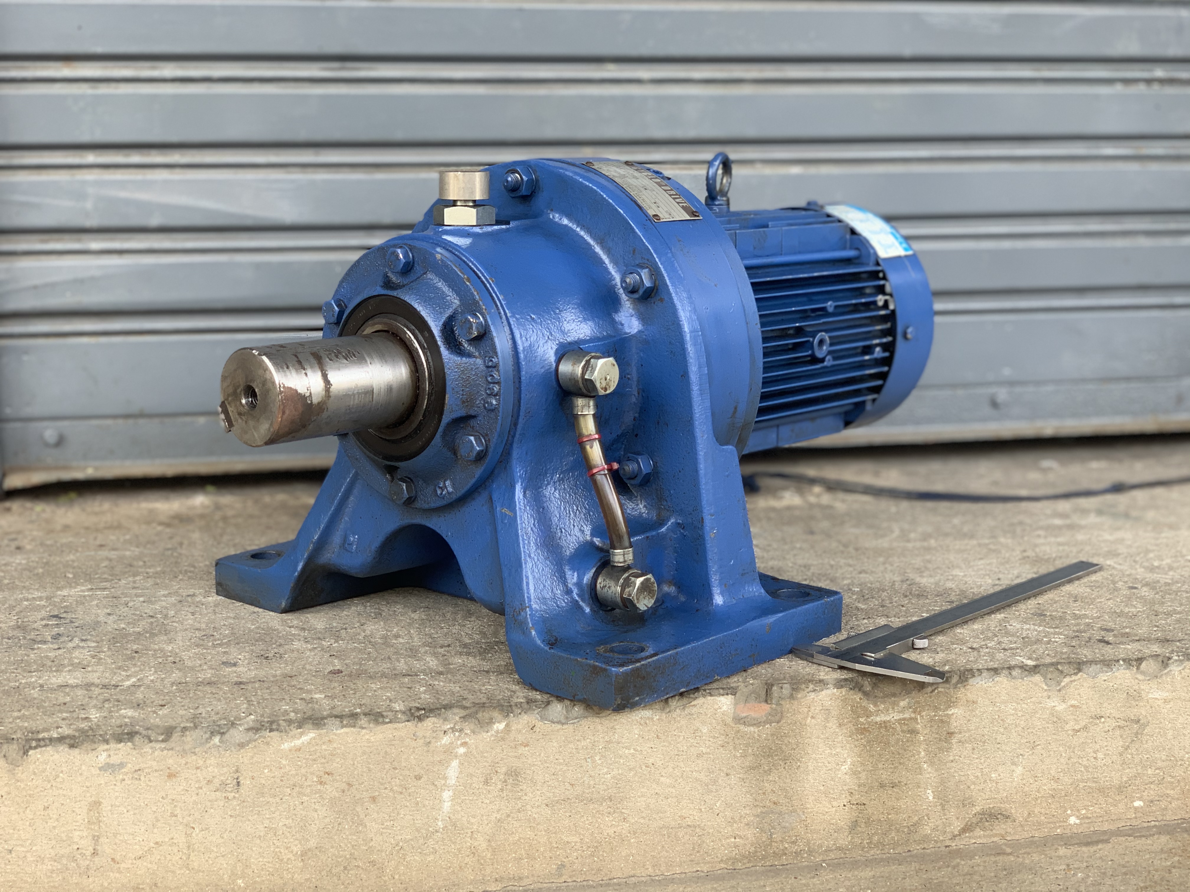 ขายมอเตอร์เกียร์ Cycrodrive Sumitomo 2HP. 380V อัตราทด 1:71 เพลาออกประมาณ 20รอบต่อนาที เพลาใหญ่แรงบิดเยอะ สภาพสวยใหม่มาก หมุนนิ่ม พร้อมใช้งาน